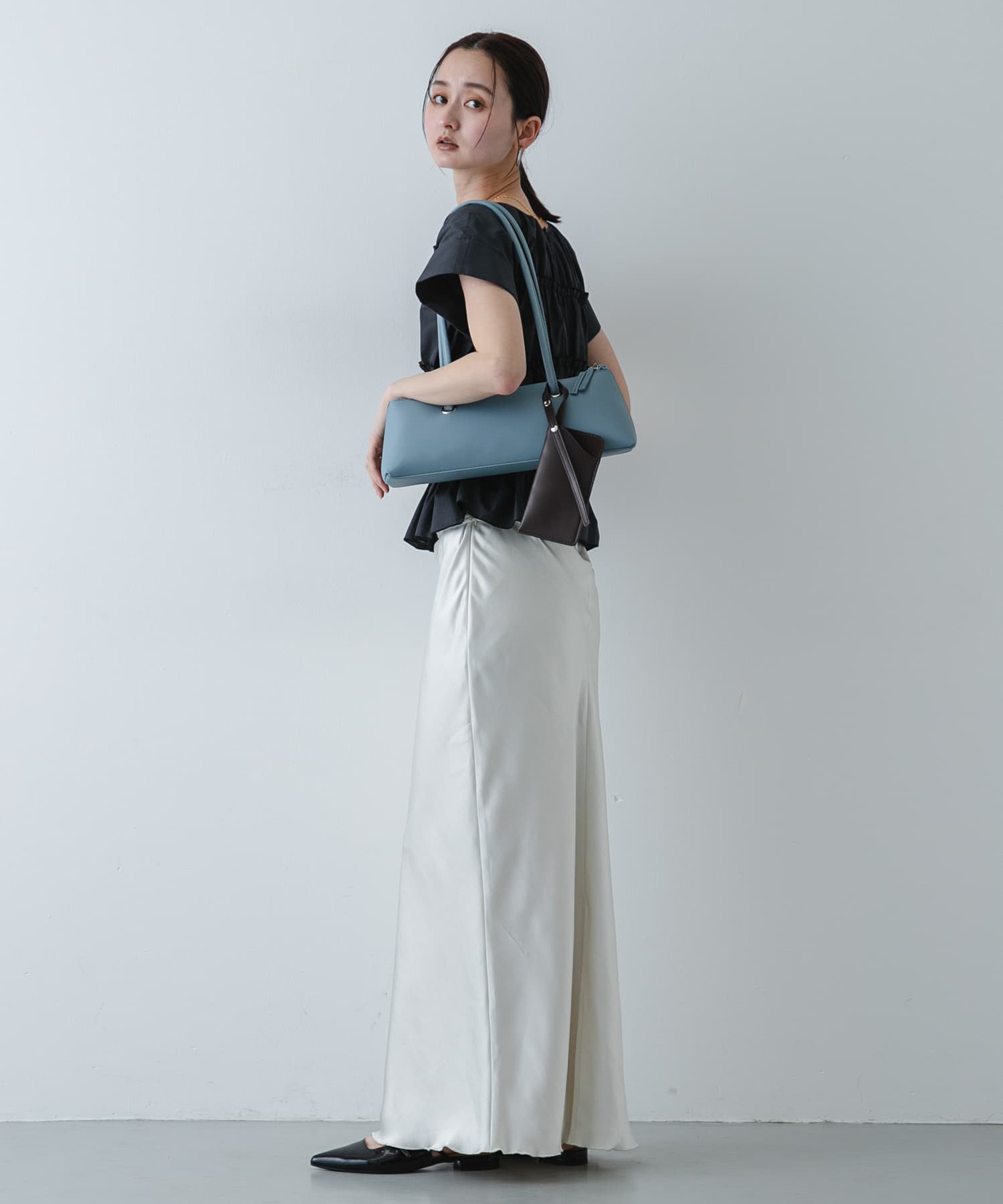 マルチケースツキワイドショルダーバッグ L.BLU×BRN One