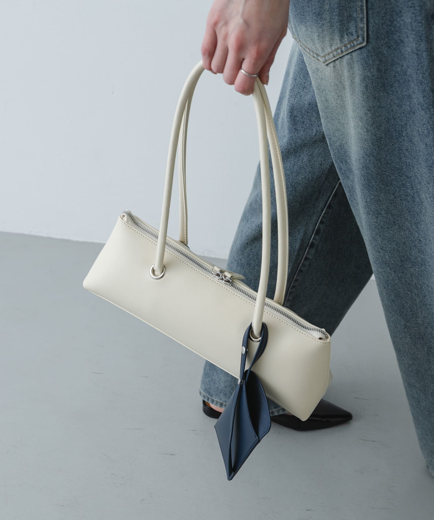 マルチケースツキワイドショルダーバッグ IVO×NVY One