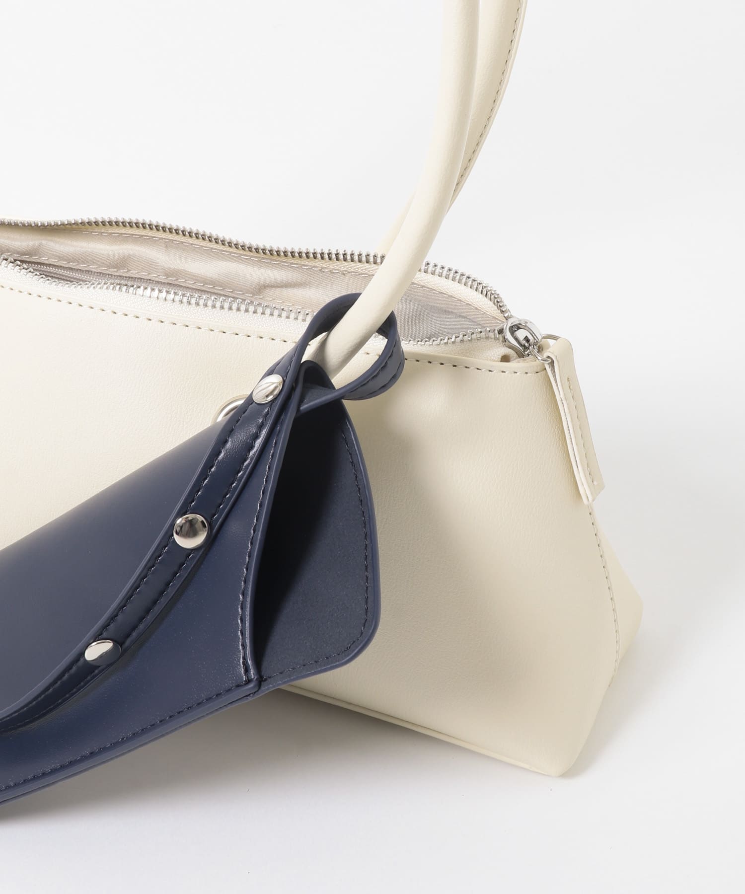 マルチケースツキワイドショルダーバッグ IVO×NVY One