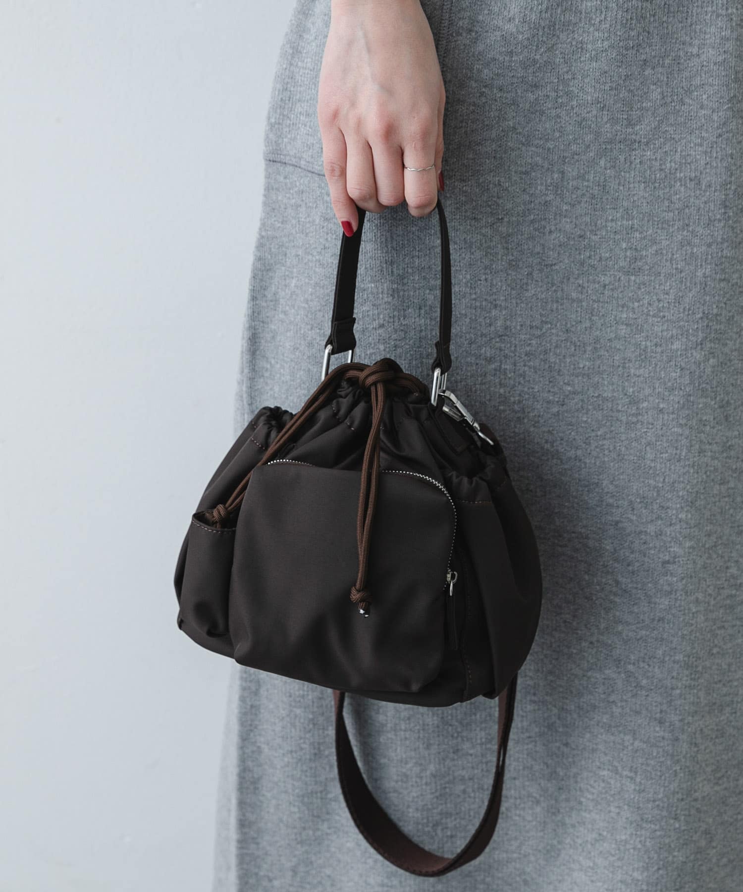 『撥水』ポケットデザインナイロンバッグ BROWN One