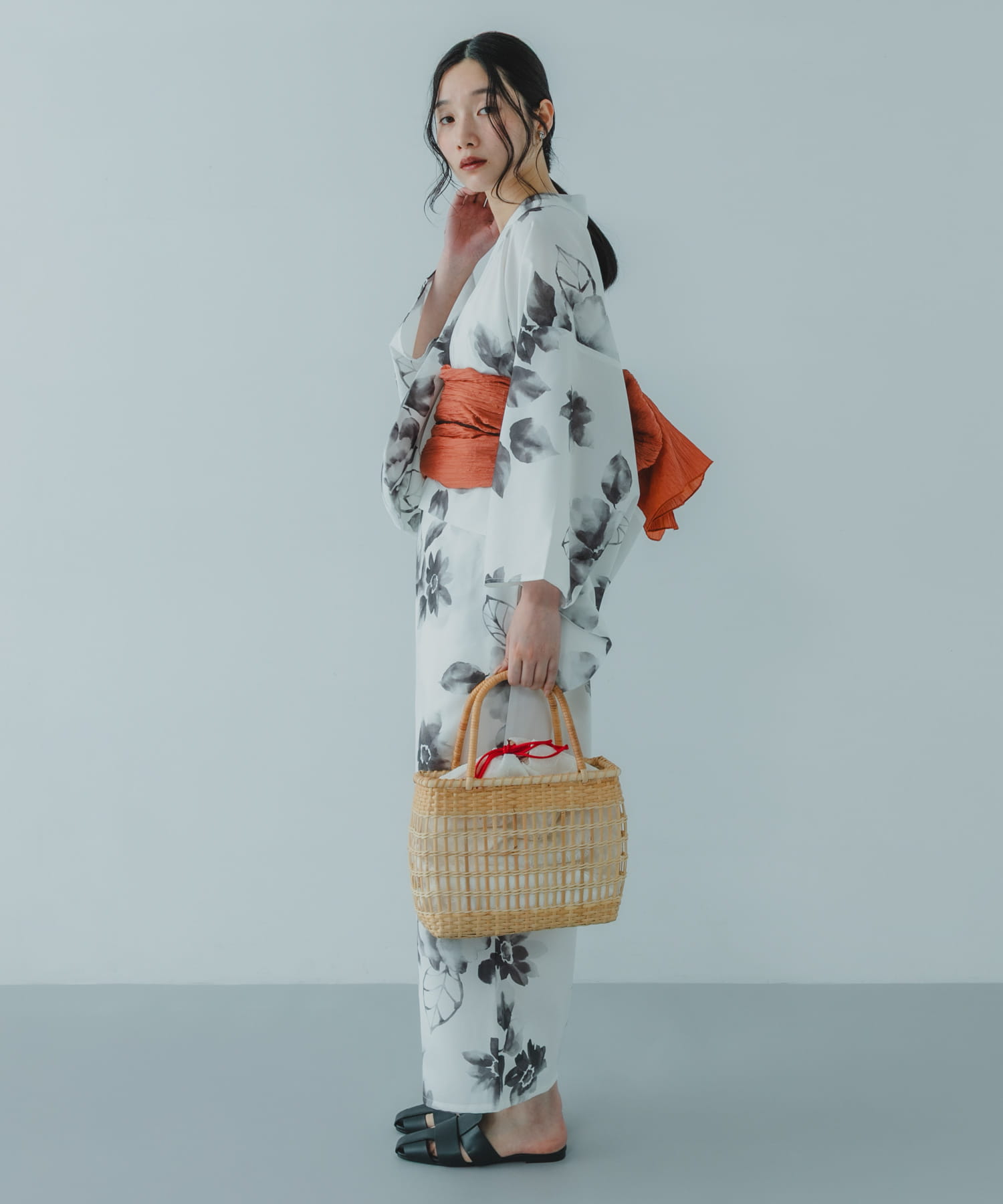 『WEB/一部店舗限定』ストローカゴバッグ OFF WHITE One