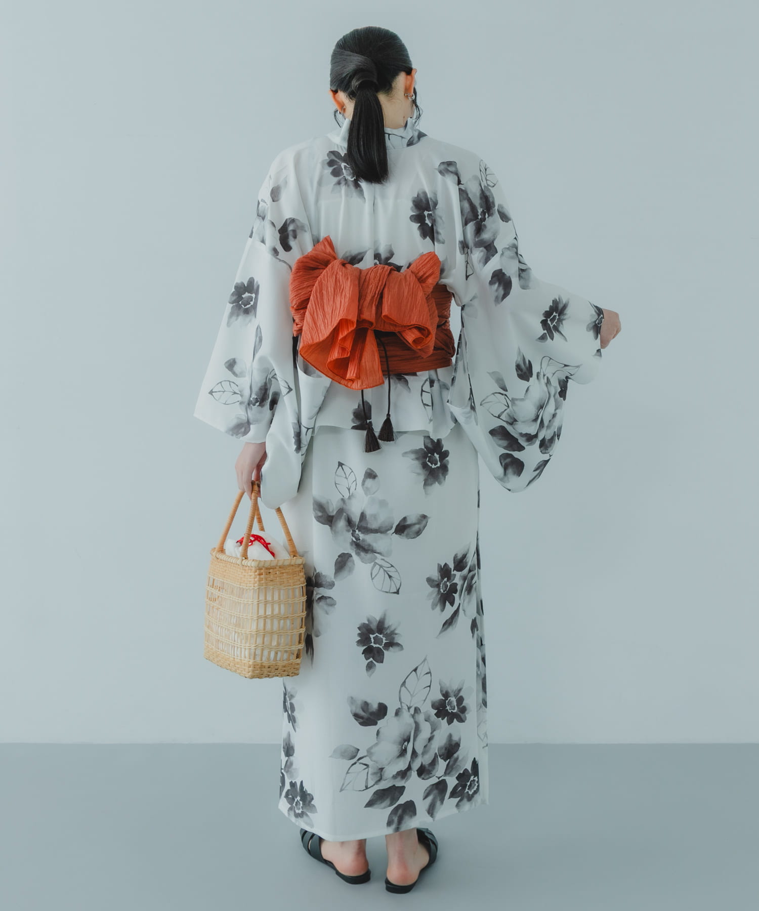 OFF WHITE