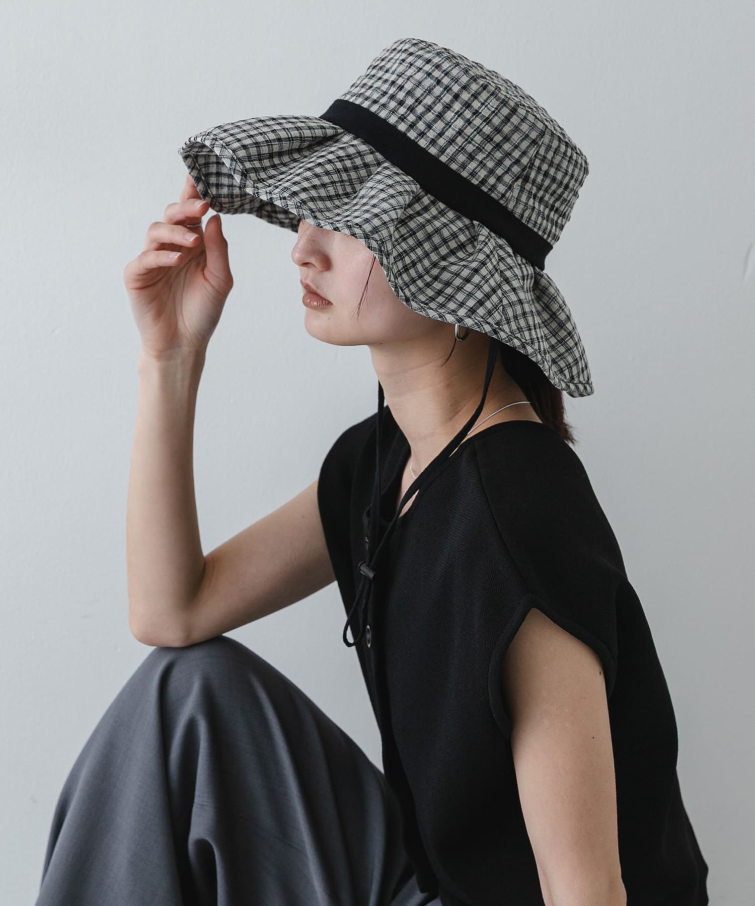 ジュートライクフリルハット BLK×WHT One