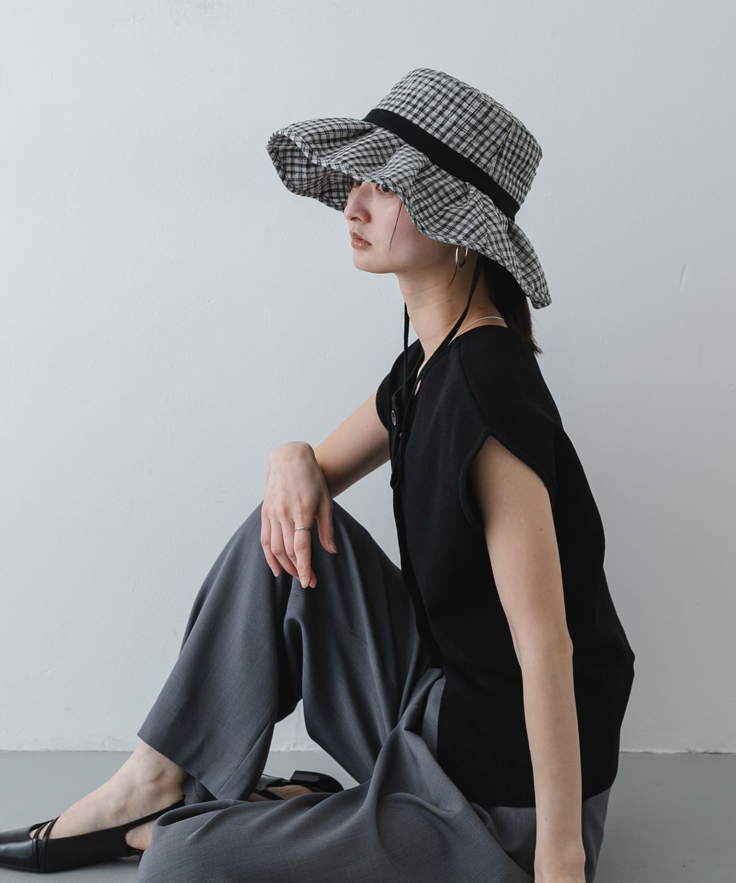 ジュートライクフリルハット BLK×WHT One