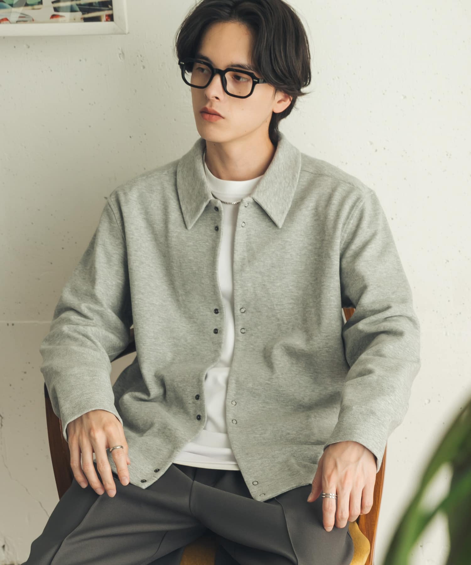 GRAY