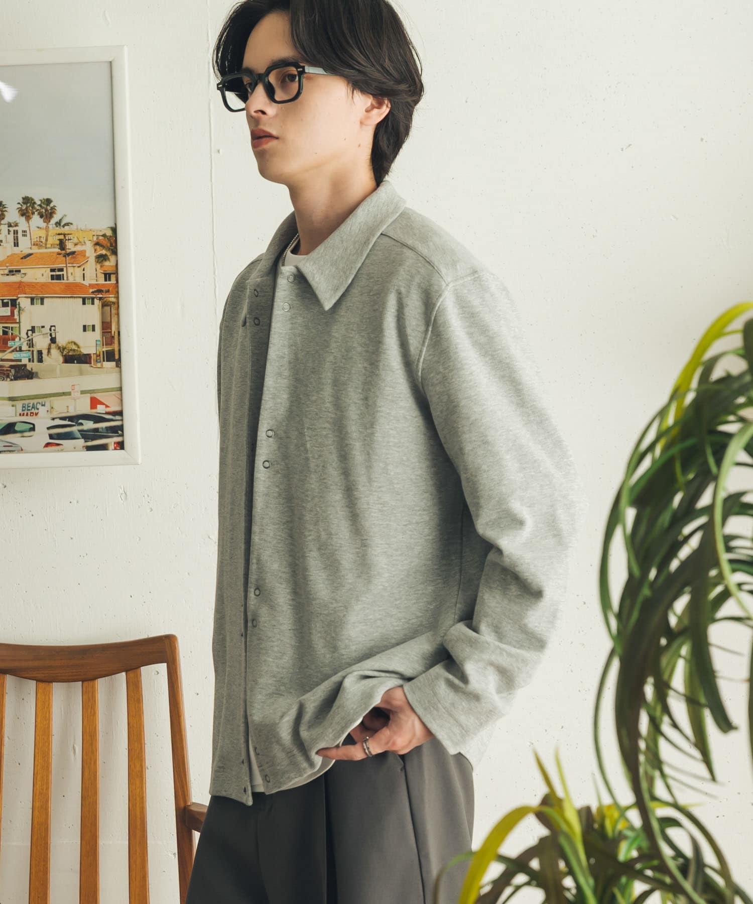 GRAY