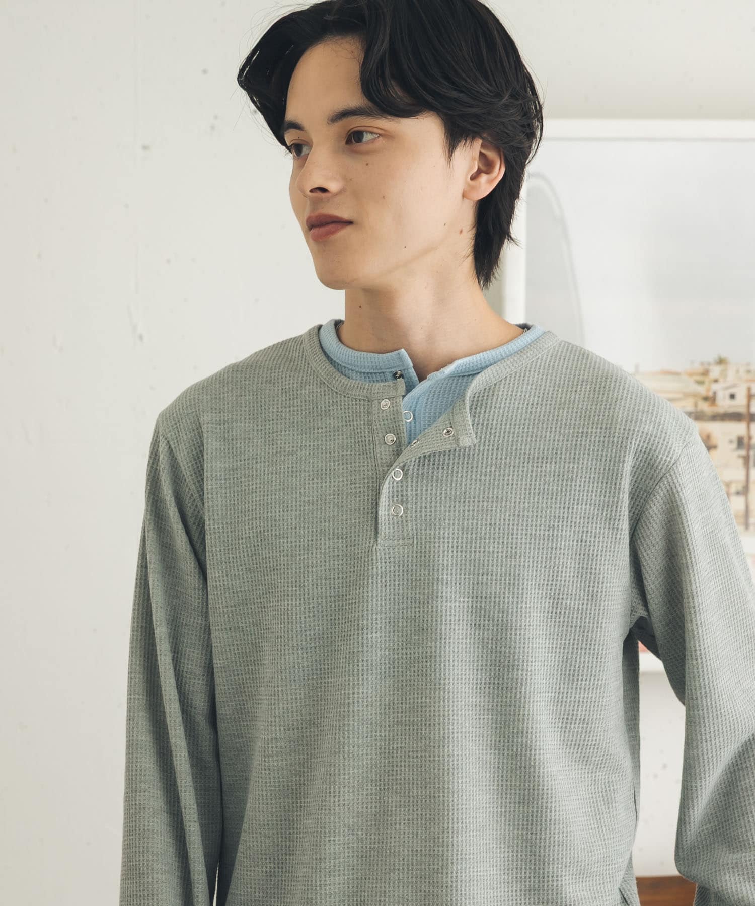 GRAY