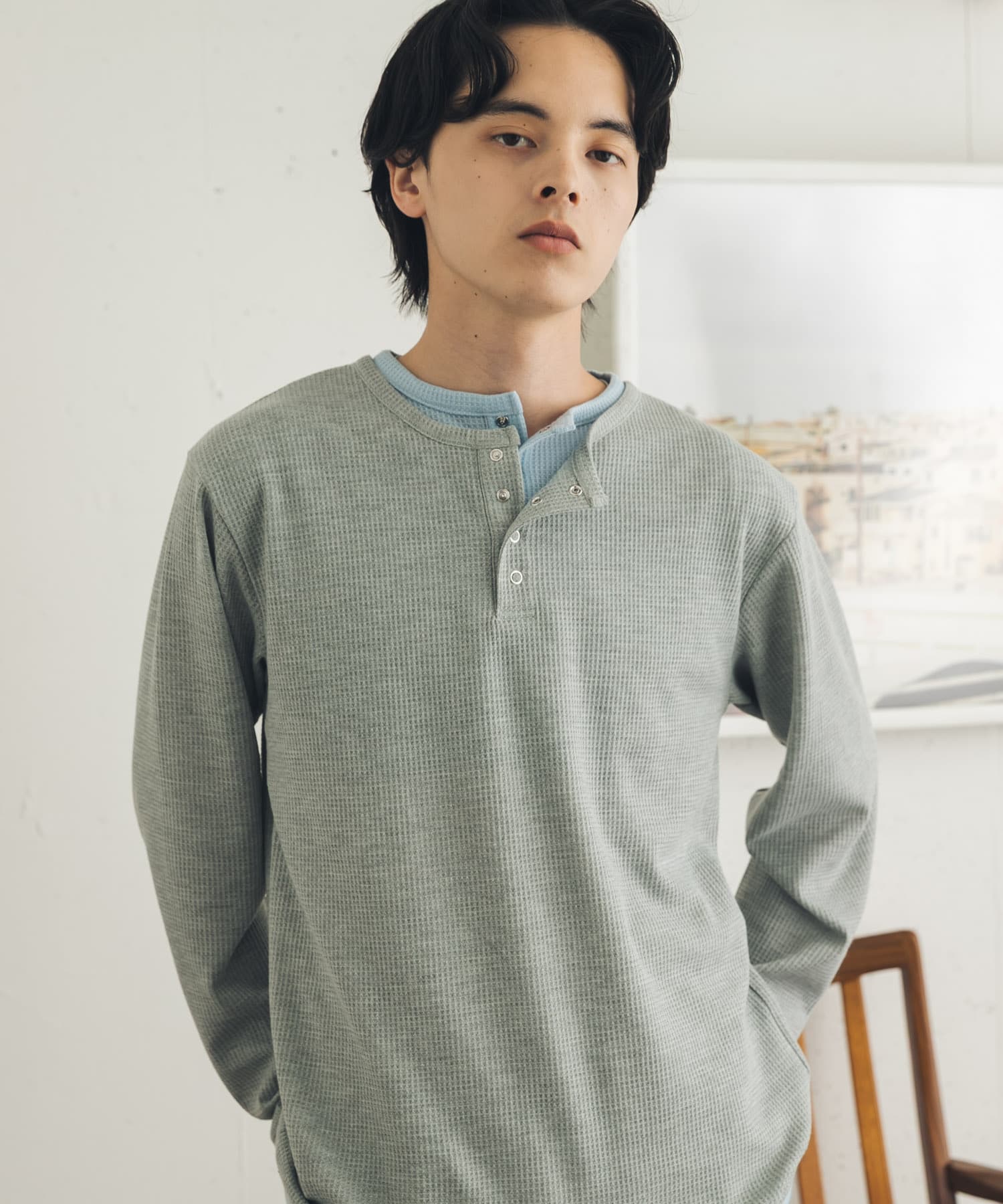 GRAY