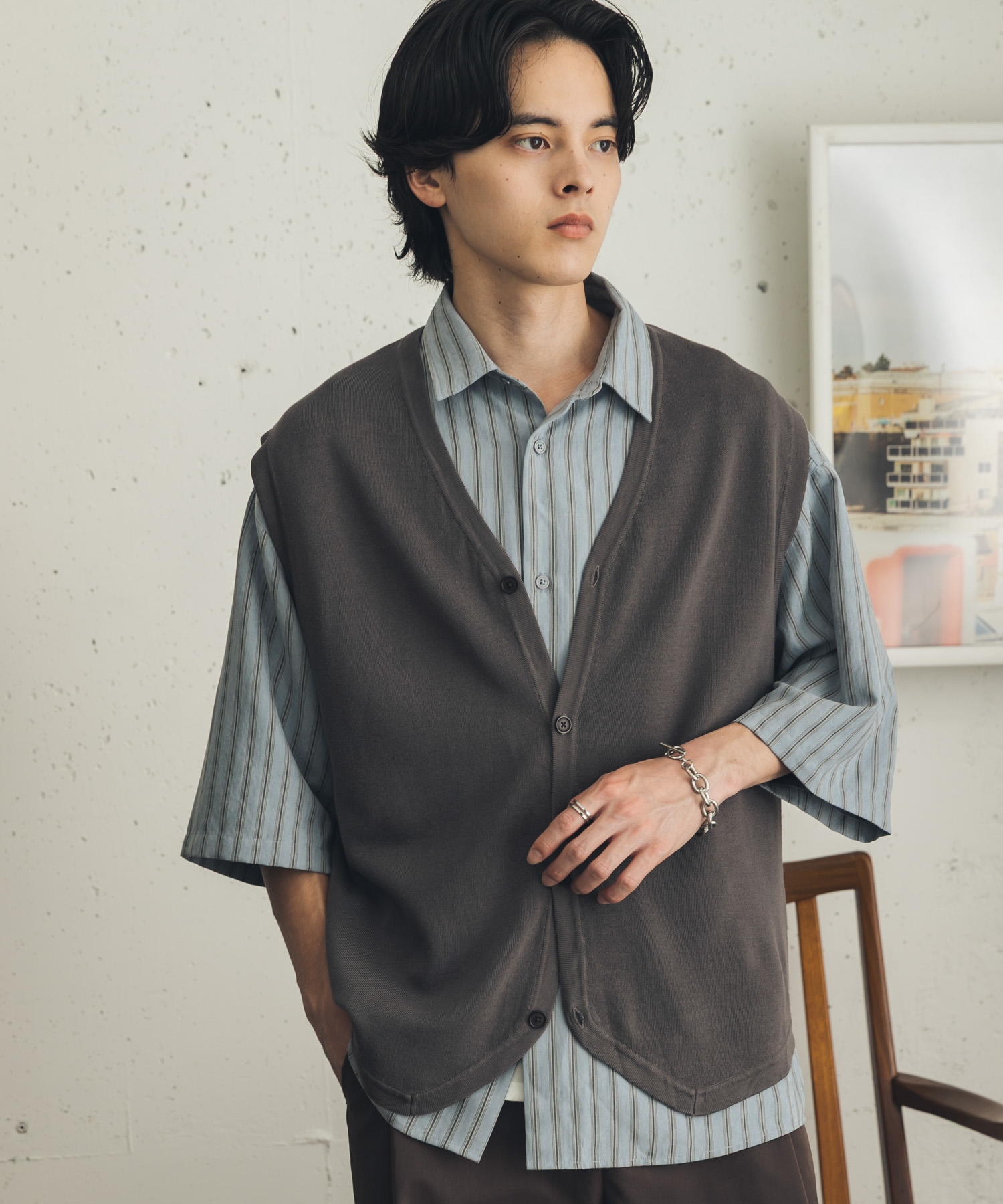 GRAY