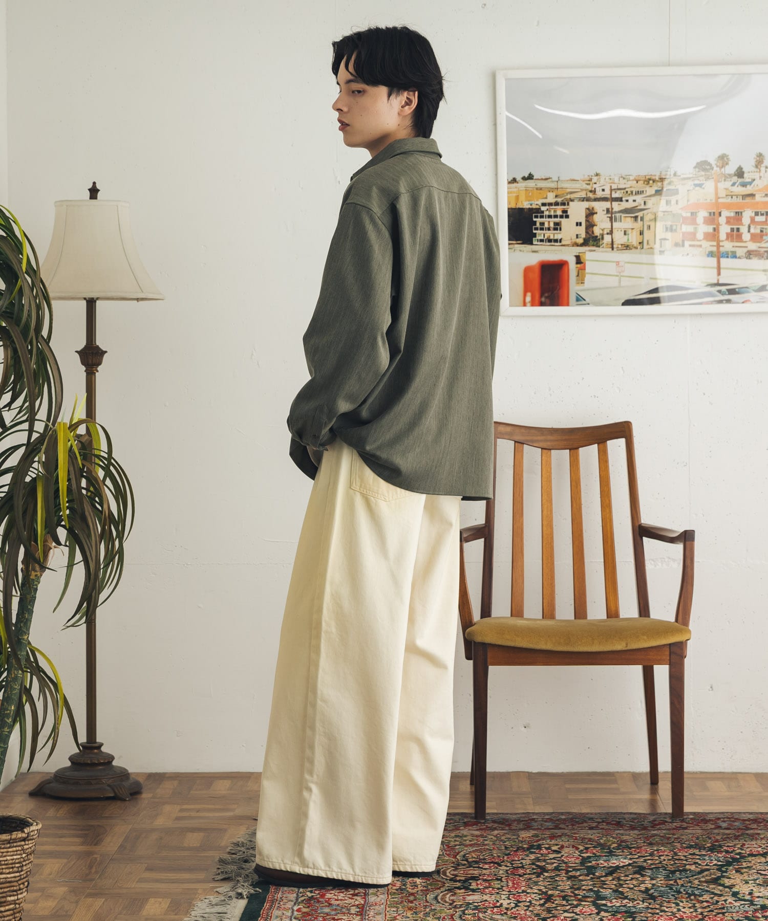 KHAKI
