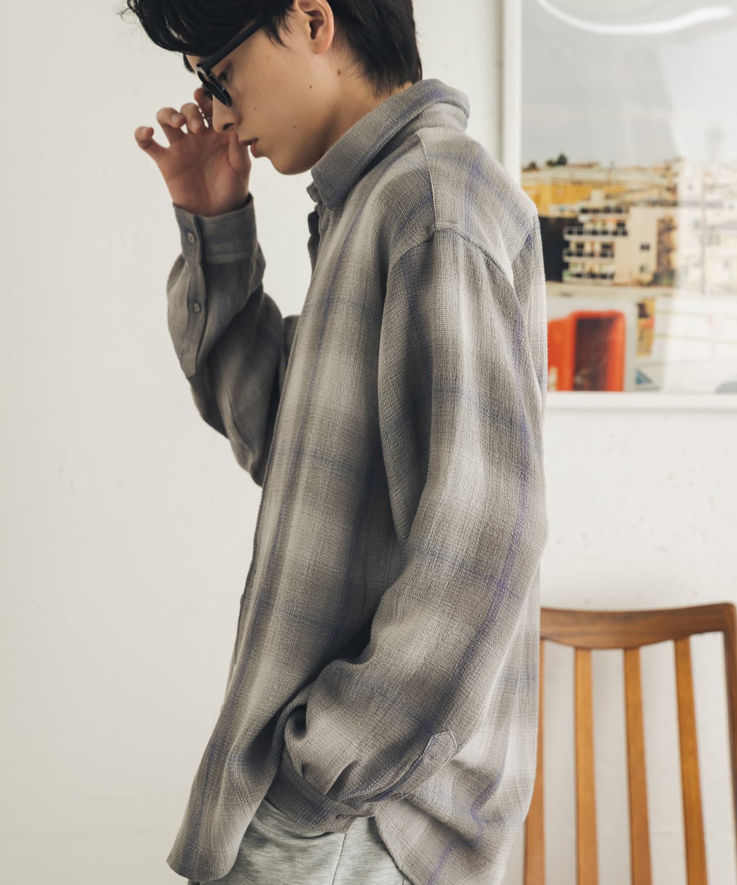 GRAY