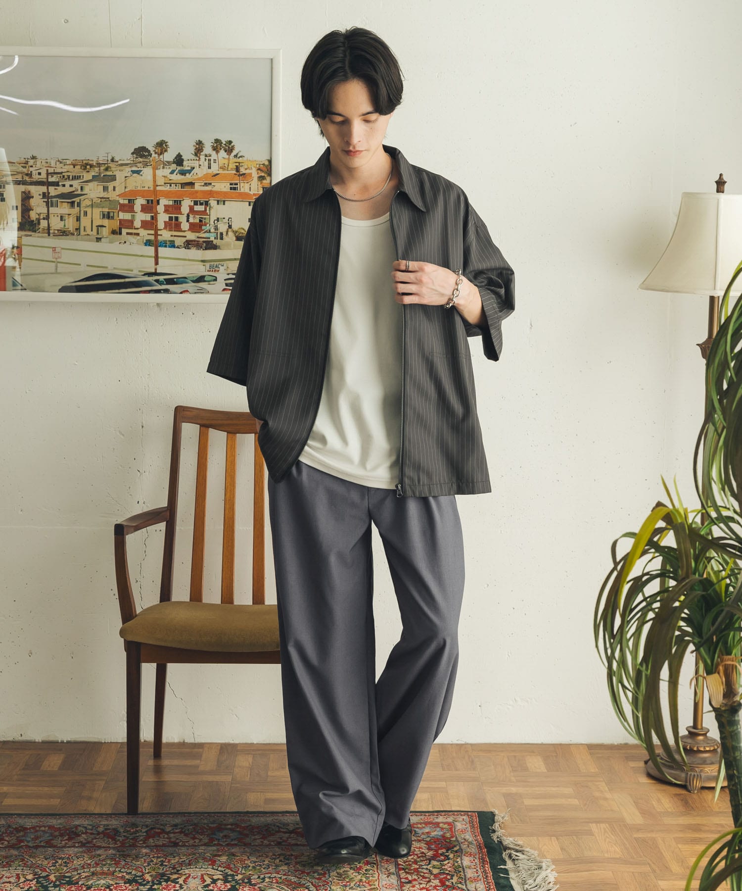 GRAY