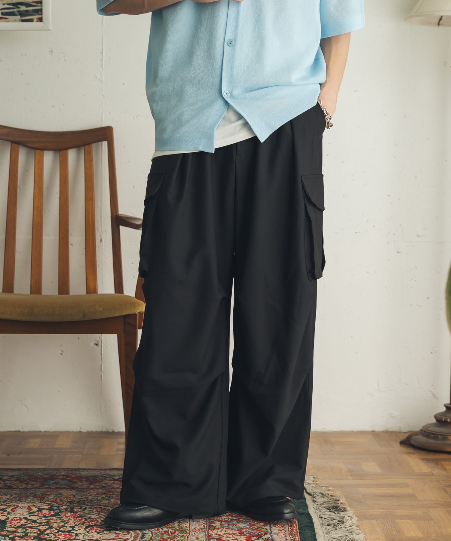 ワイドカーゴパンツ(XS BLACK): ボトム｜URBAN RESEARCH公式