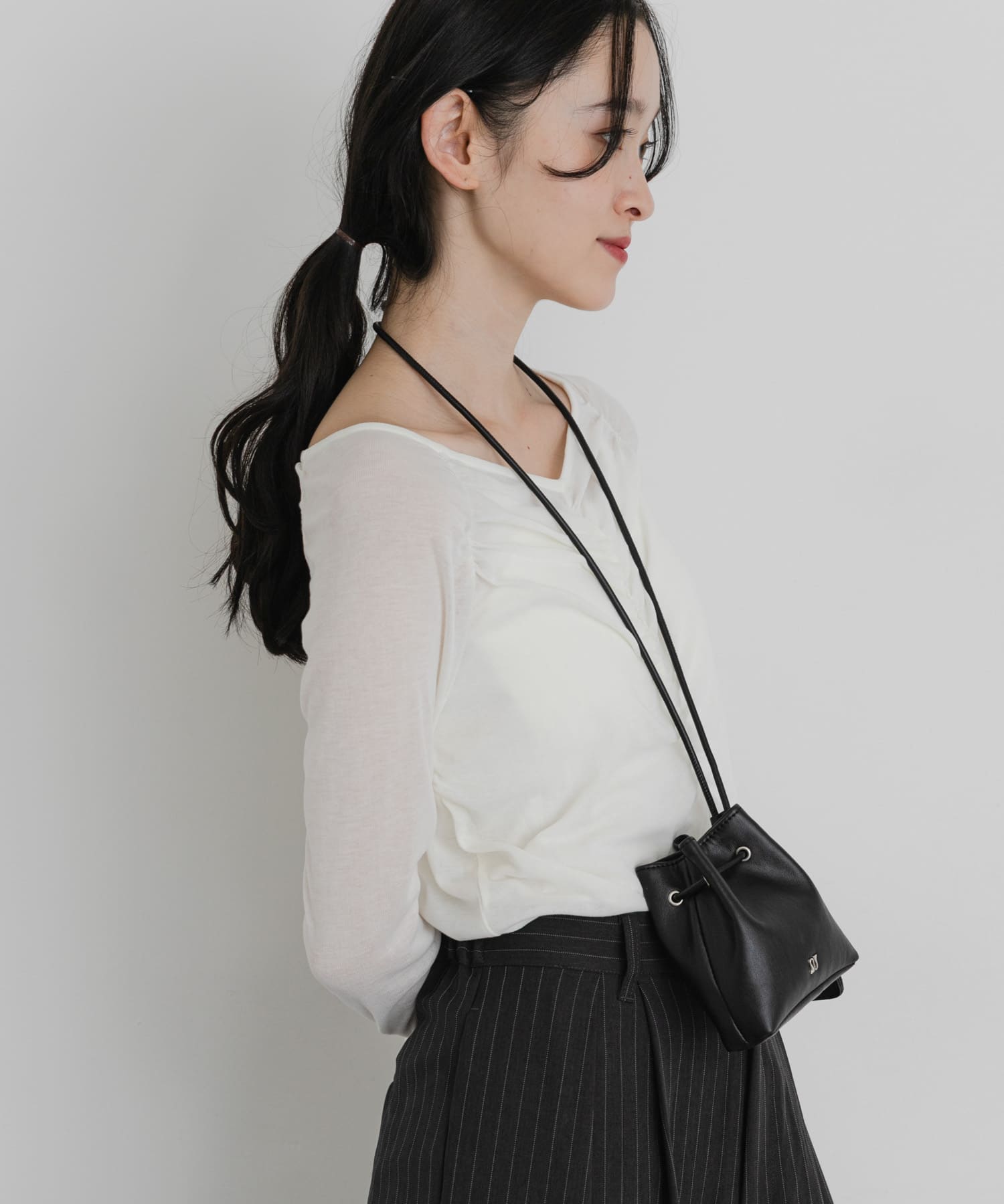 OFF WHITE