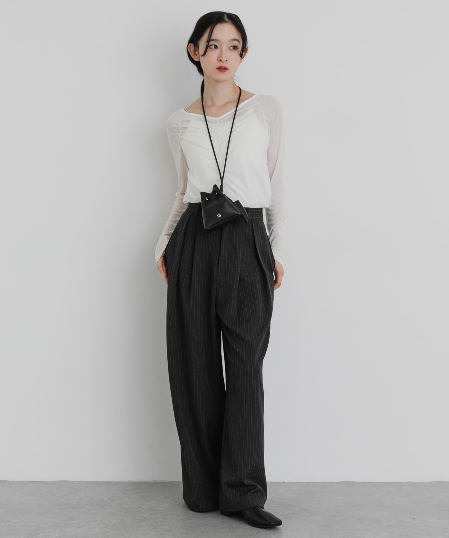 OFF WHITE