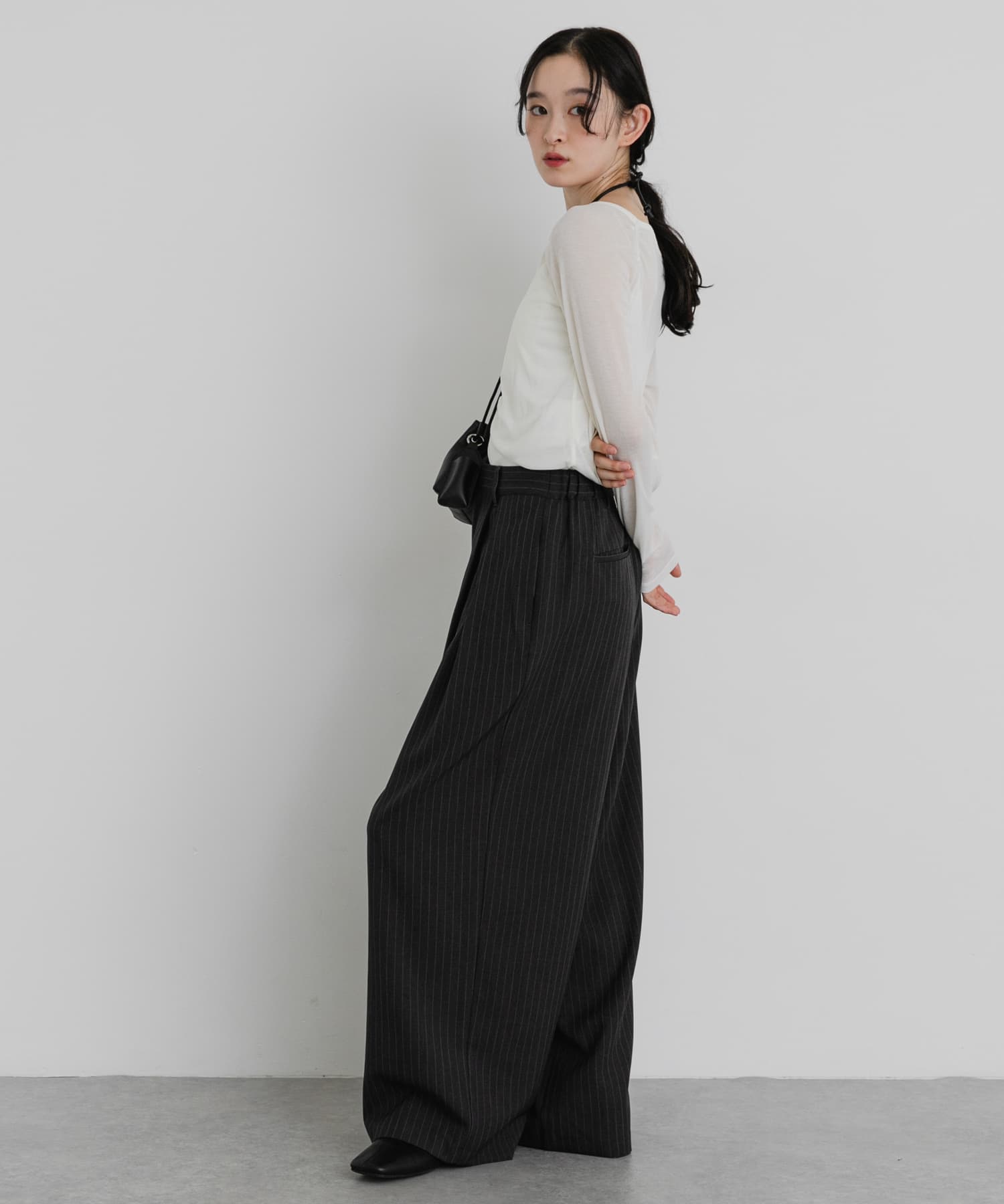 OFF WHITE