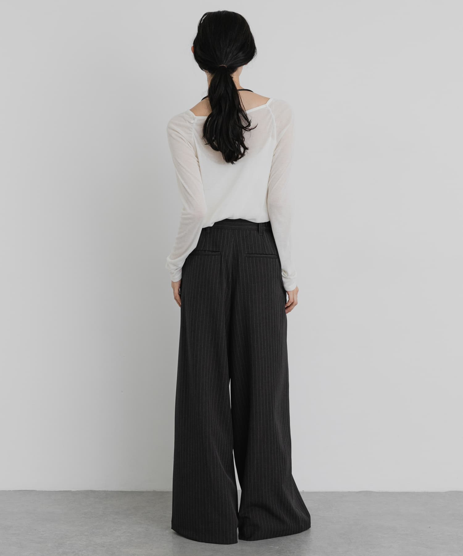 OFF WHITE