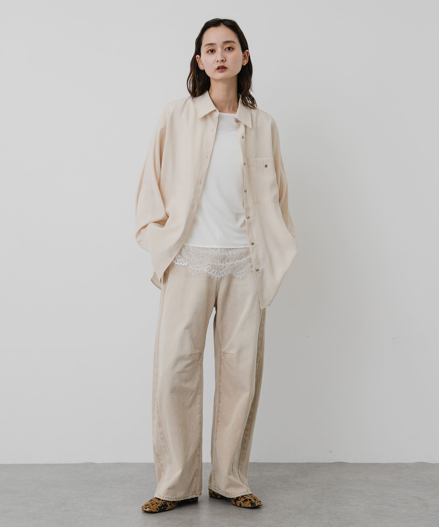 OFF WHITE