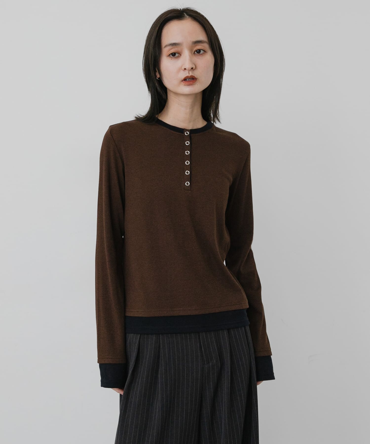 ヘンリーネックレイヤードトップ(One BLK×CHA): トップス｜URBAN