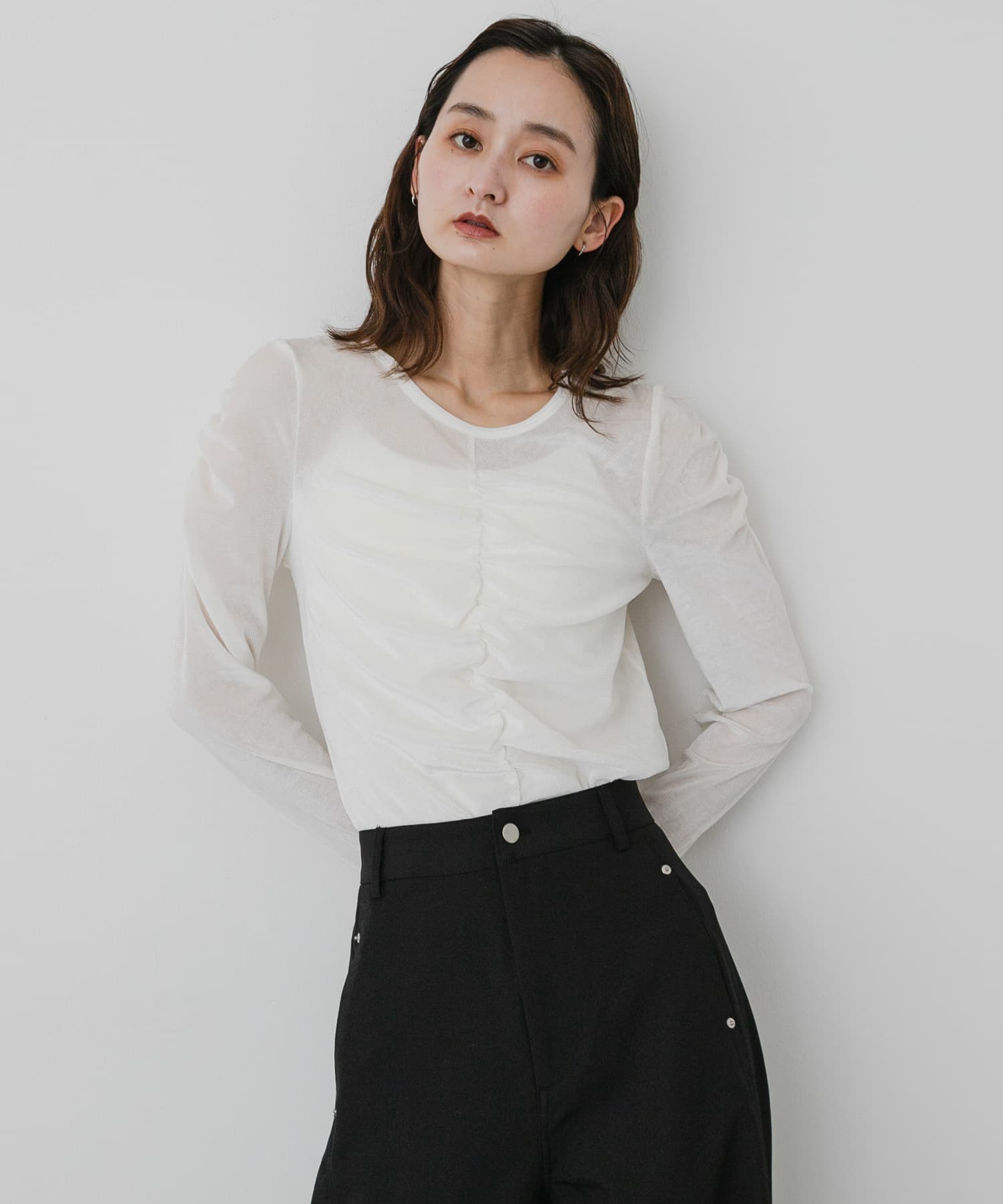 OFF WHITE