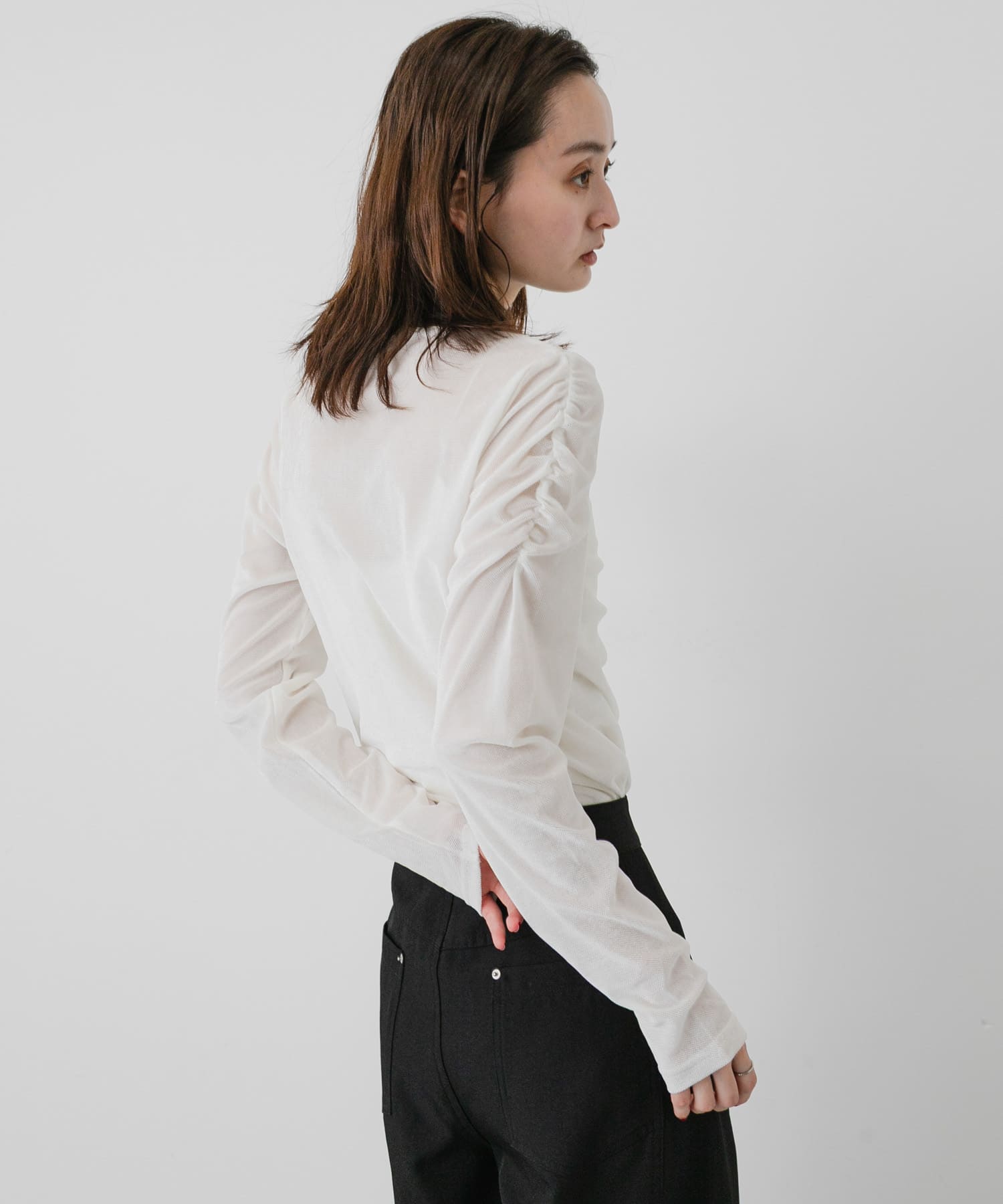 OFF WHITE