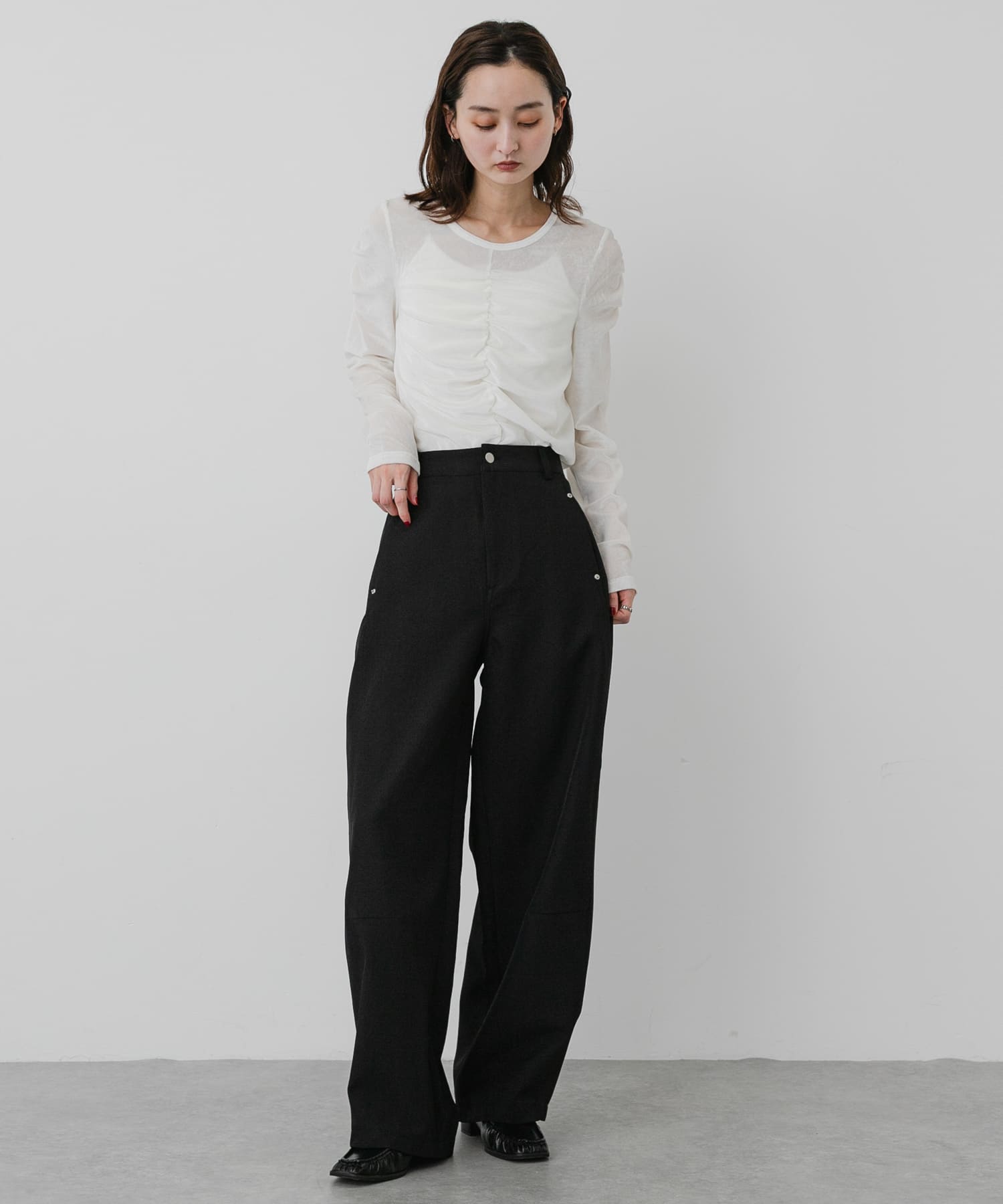 OFF WHITE