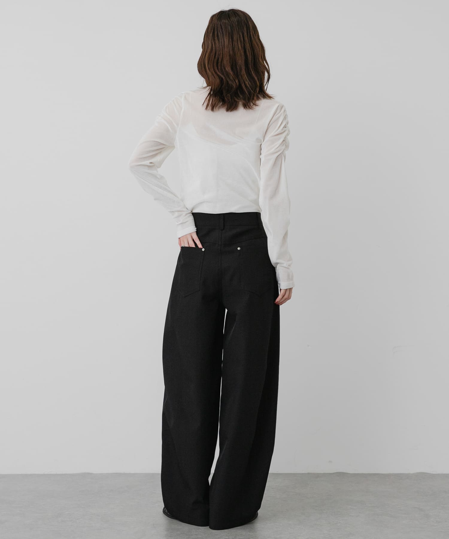 OFF WHITE