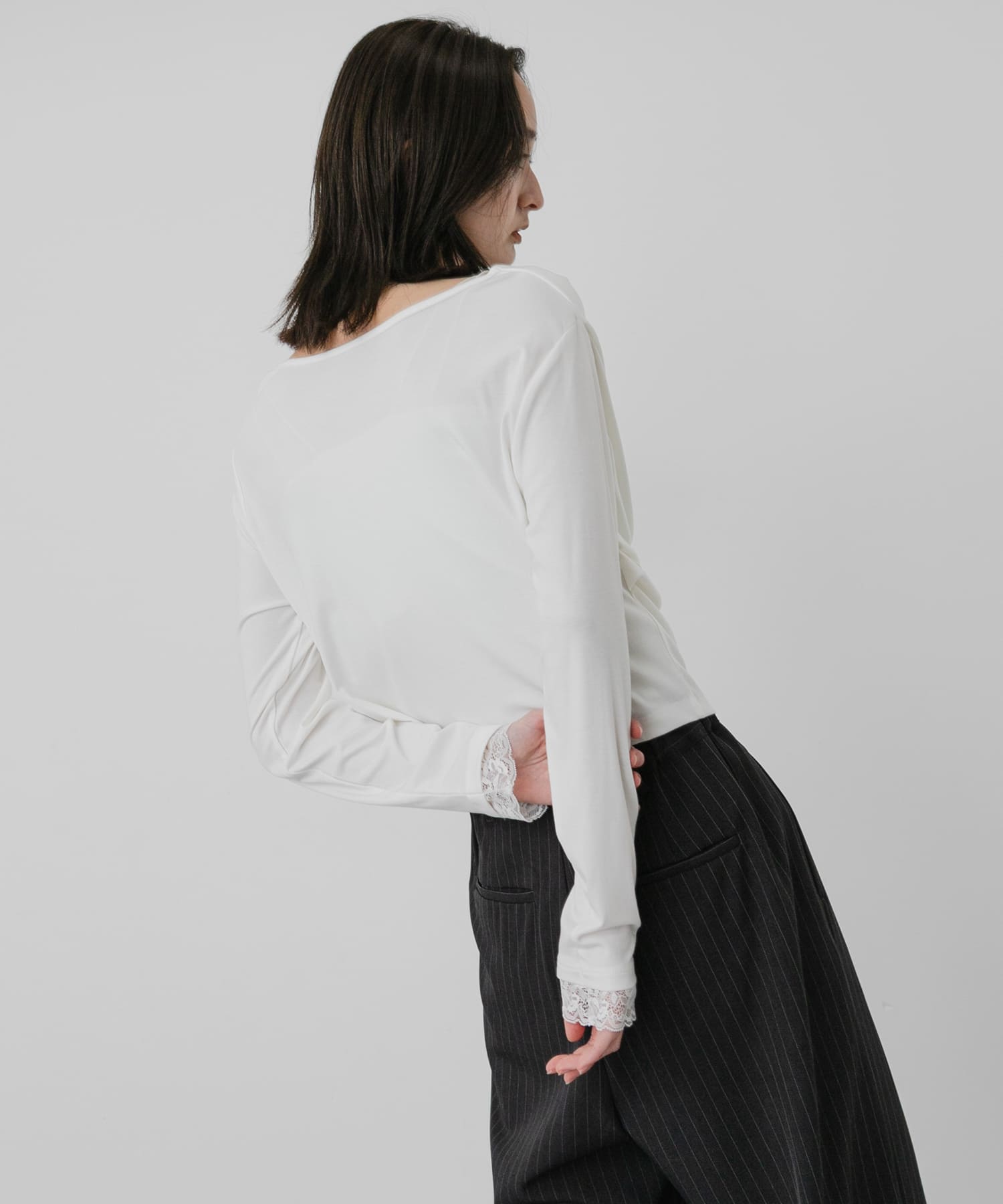 OFF WHITE
