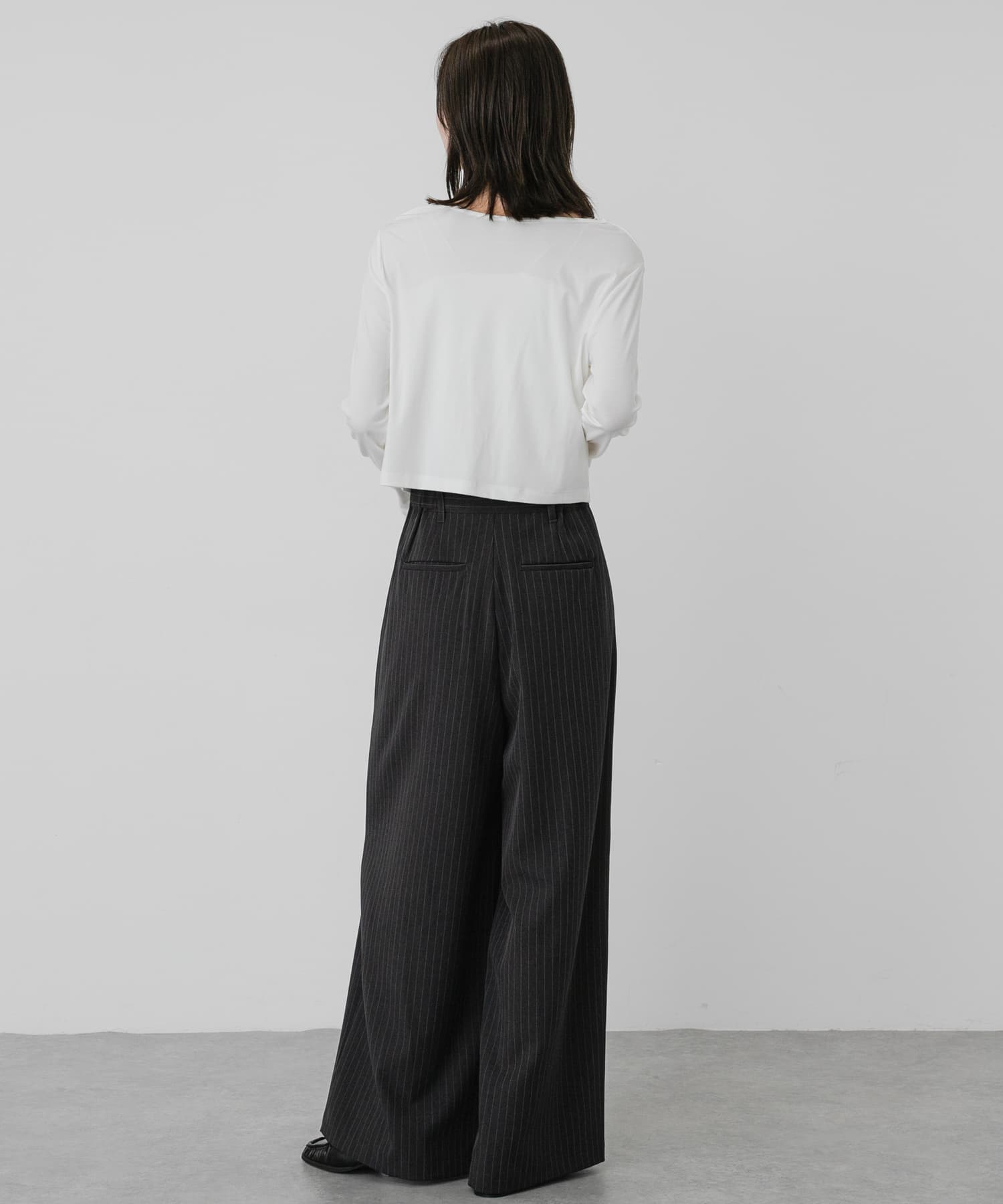 OFF WHITE