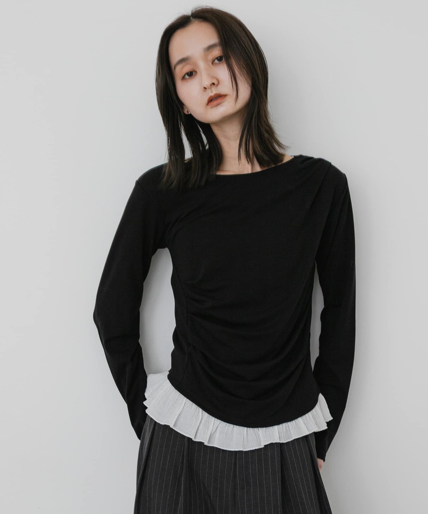フリルドレープトップ(One OFF×BLK): トップス｜URBAN RESEARCH公式