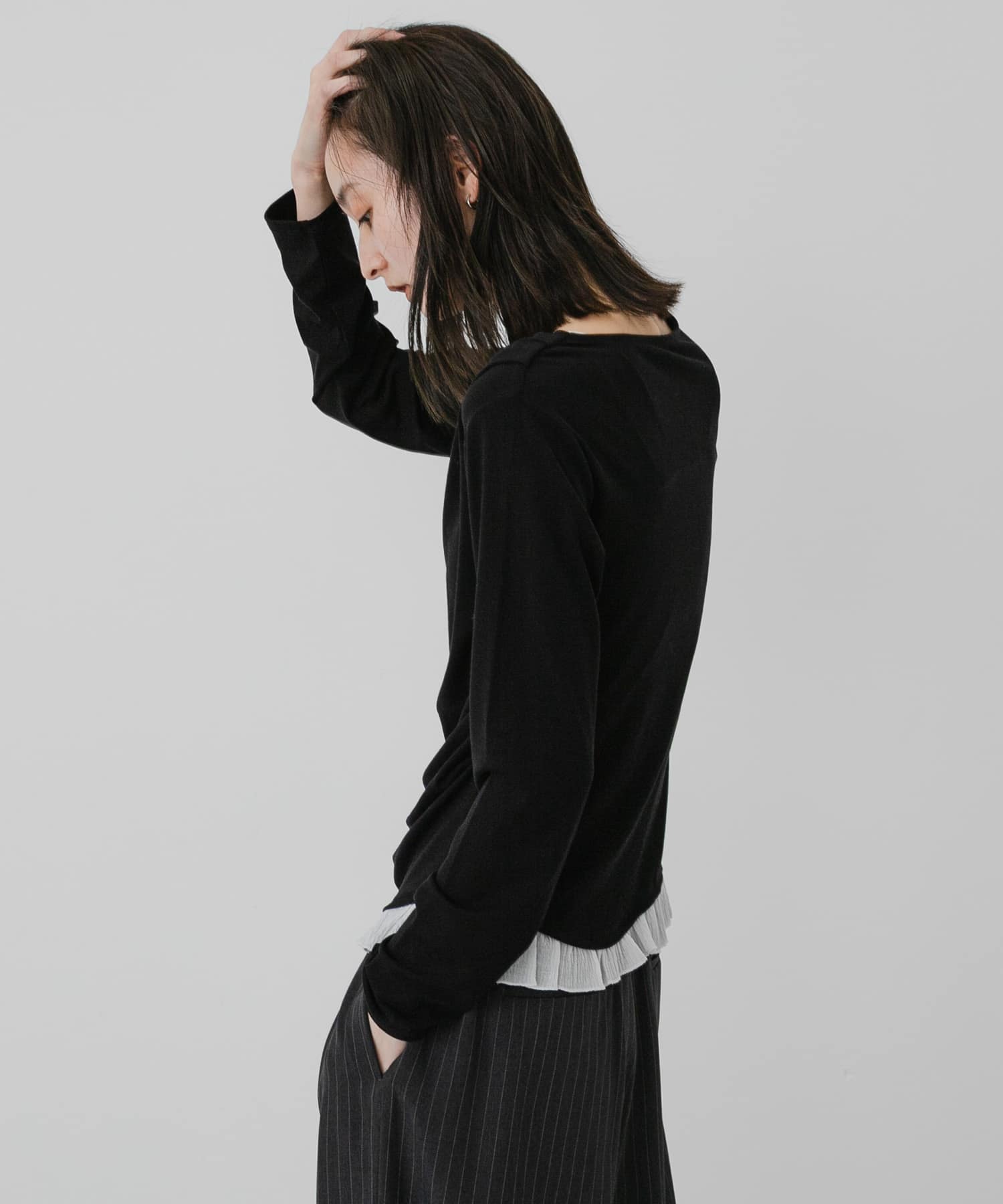 フリルドレープトップ(One OFF×BLK): トップス｜URBAN RESEARCH公式
