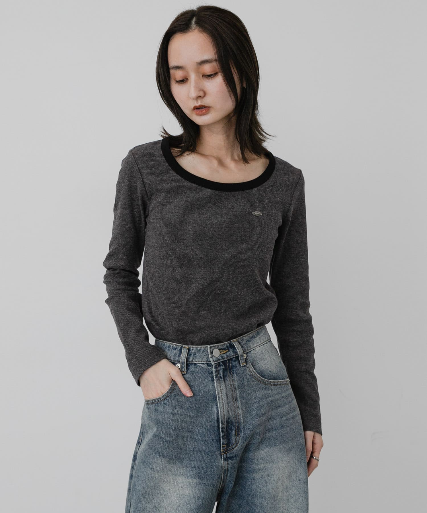 GRAY
