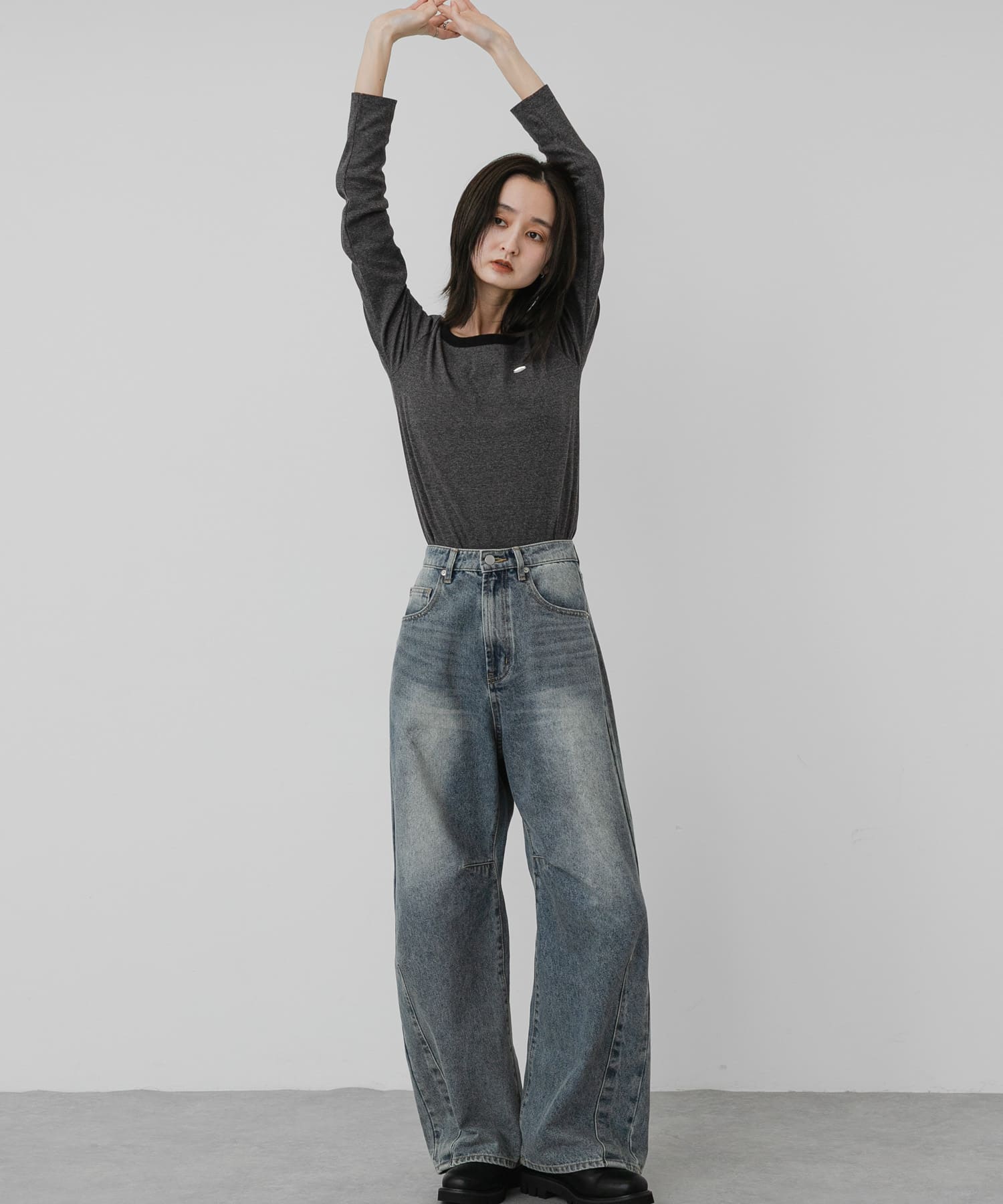 GRAY