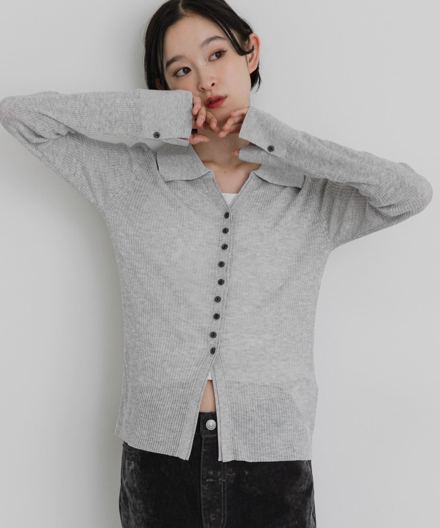 GRAY