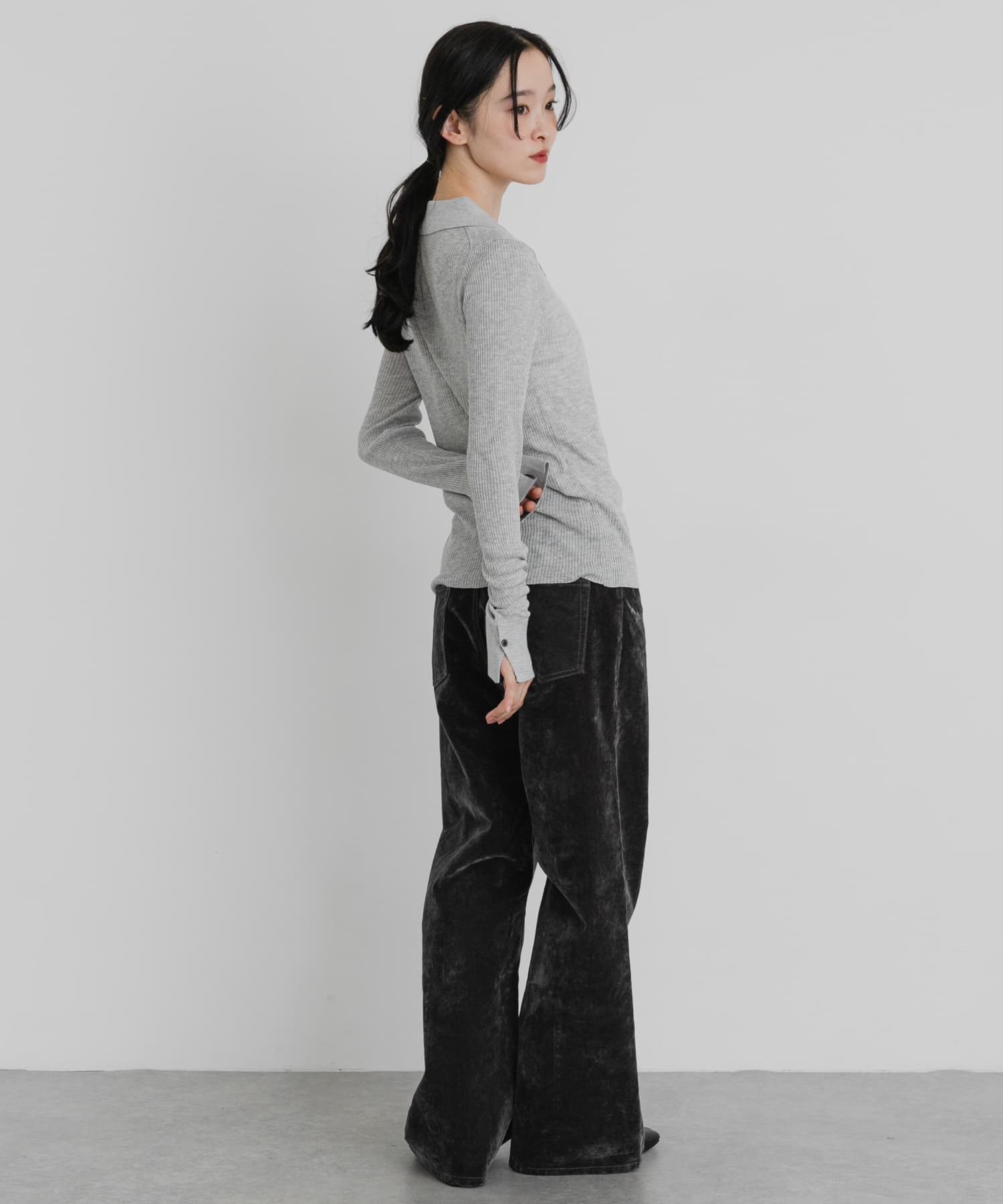 GRAY