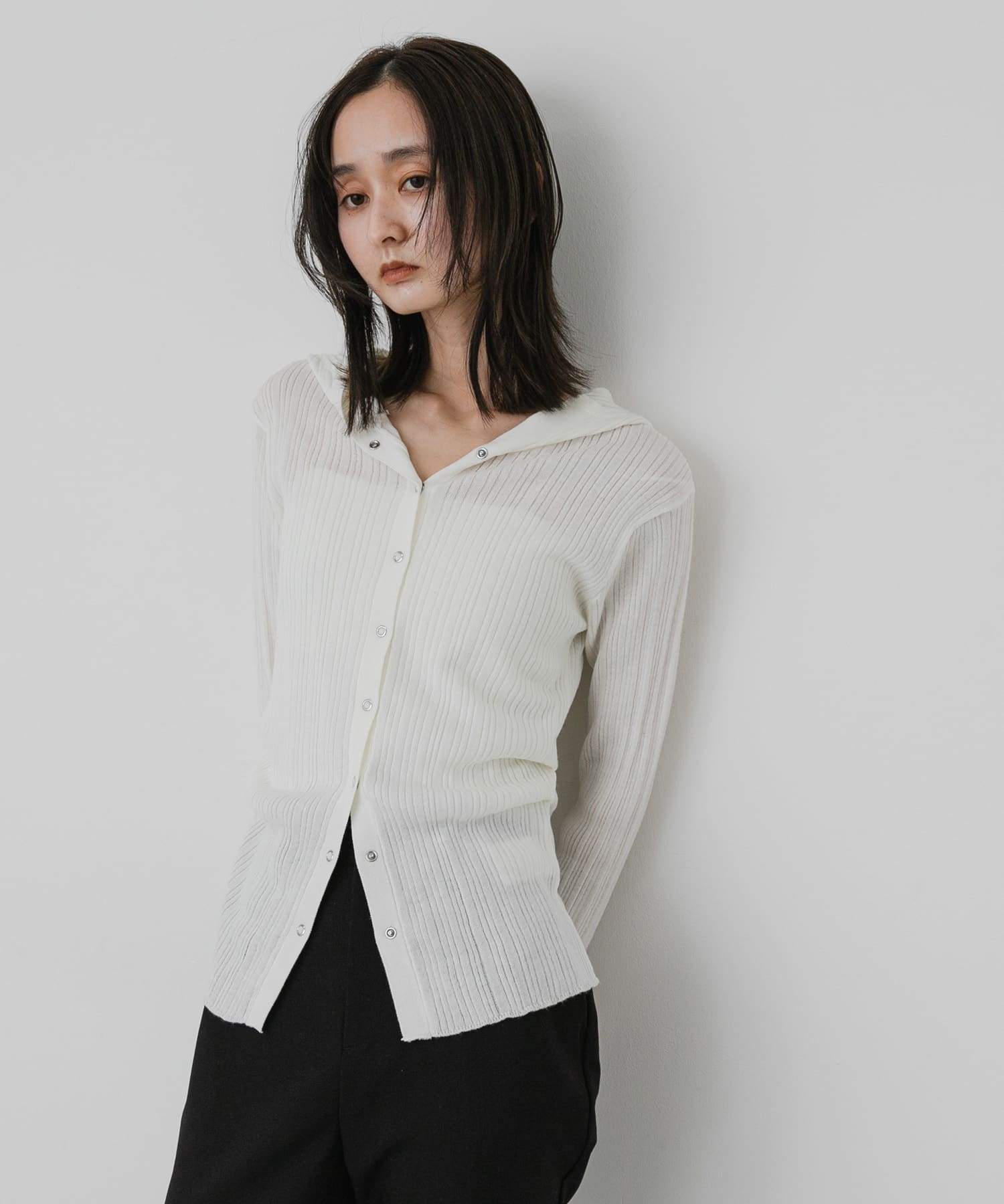 OFF WHITE