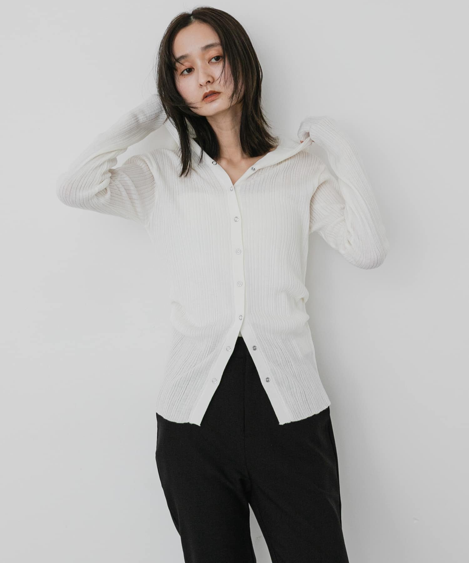 OFF WHITE