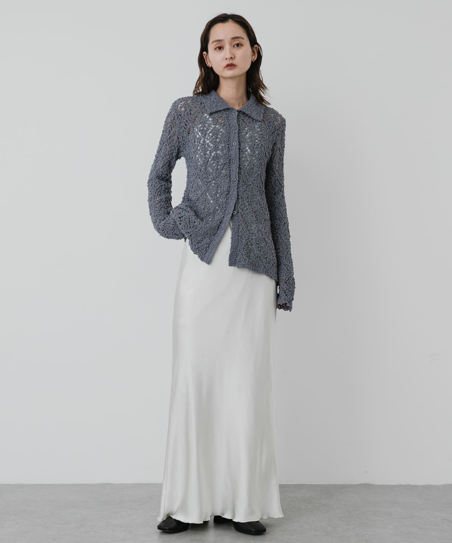 GRAY