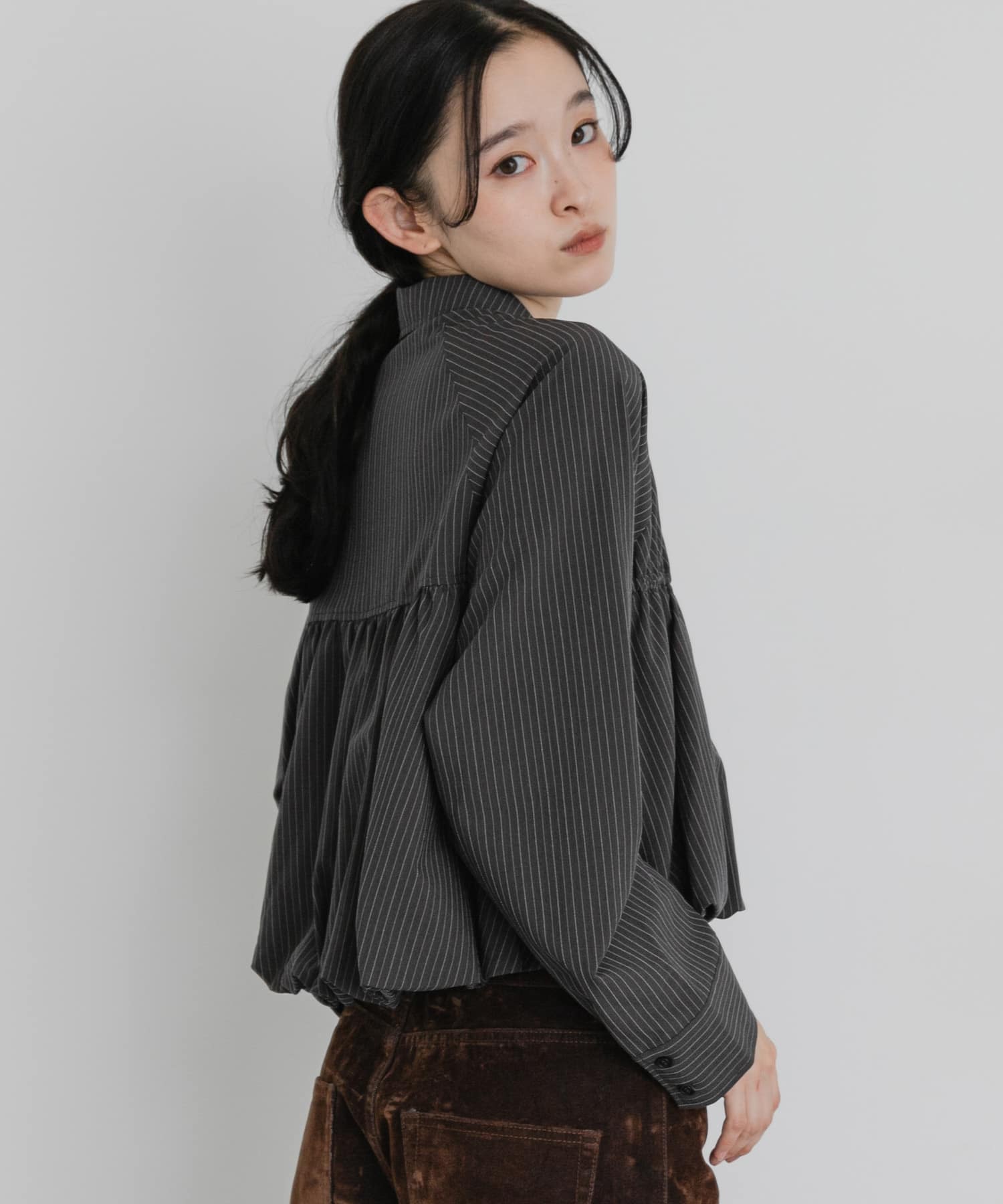 GRY×WHT