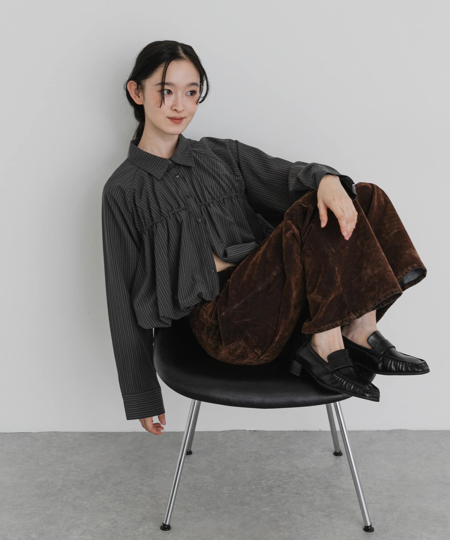 GRY×WHT
