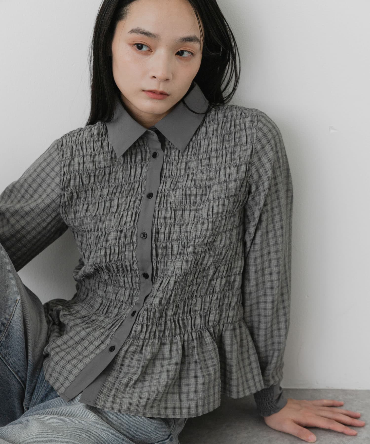 シャーリングギャザーシャツ(One GRY×BLK): トップス｜URBAN RESEARCH