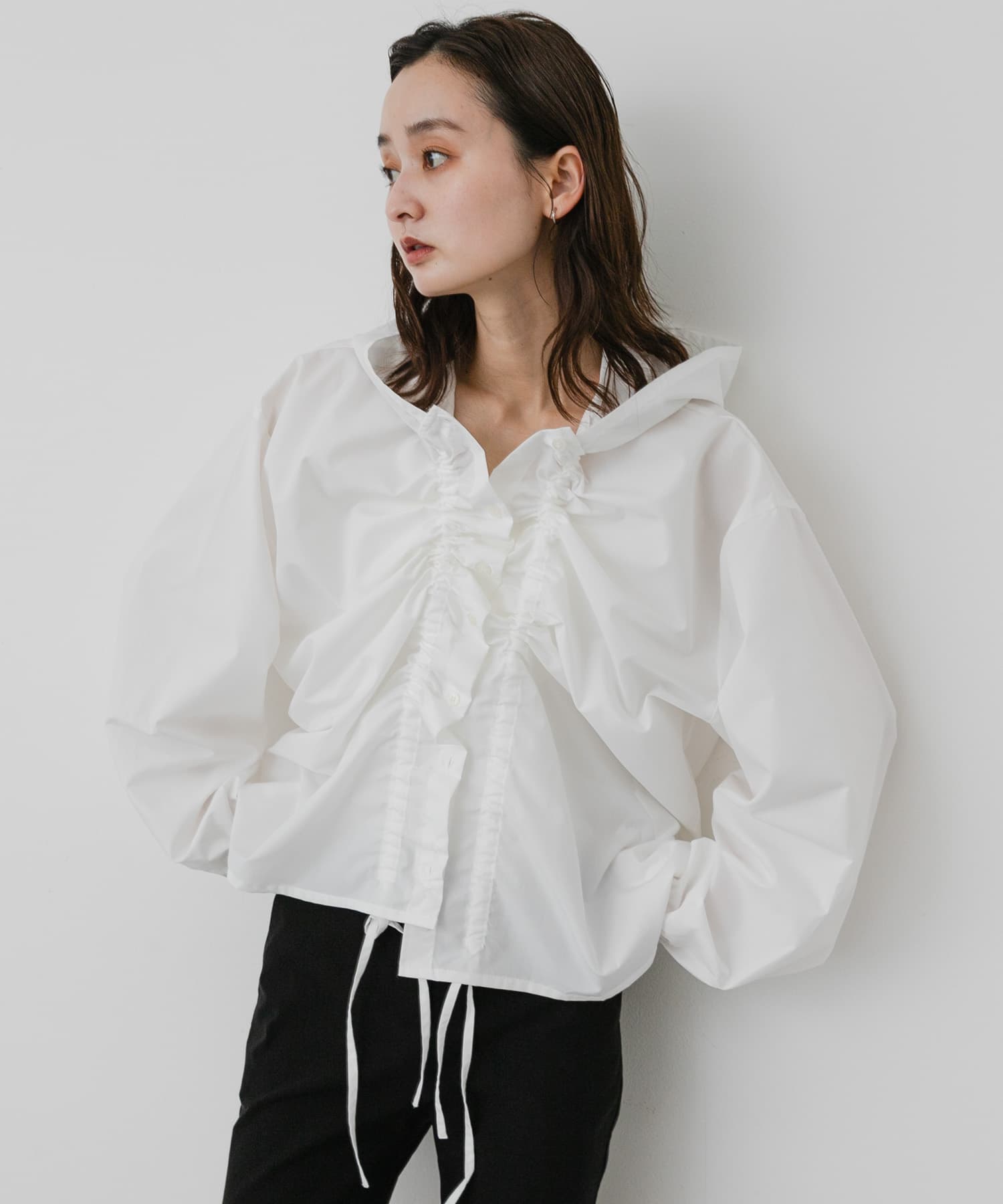 OFF WHITE