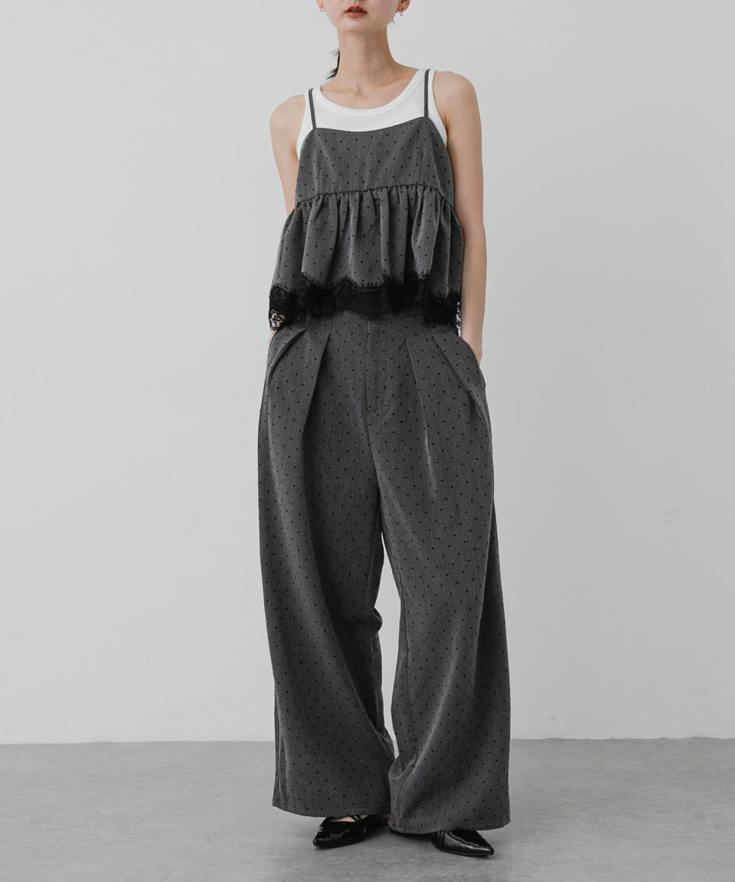 GRAY