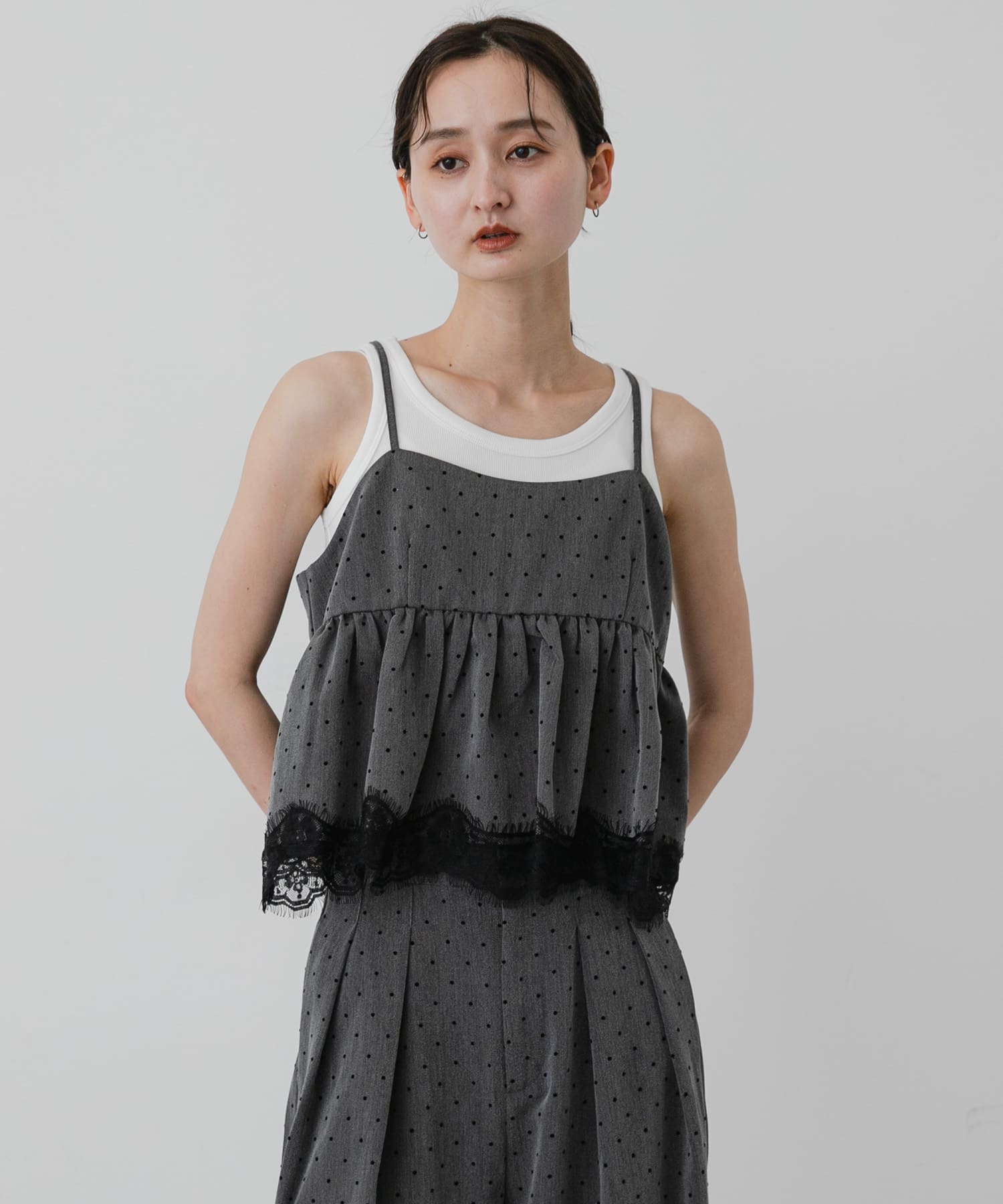 GRAY
