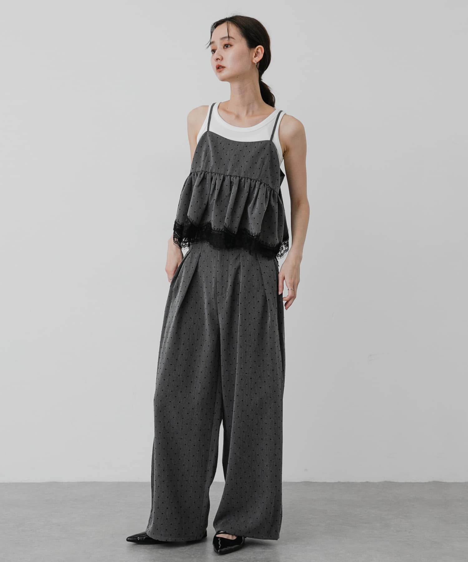 GRAY