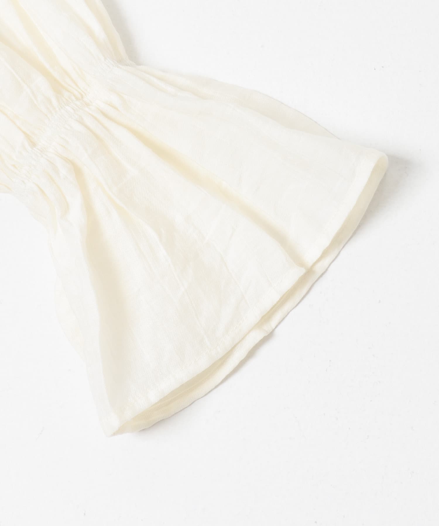 フリルネックヨウリュウブラウス IVORY One