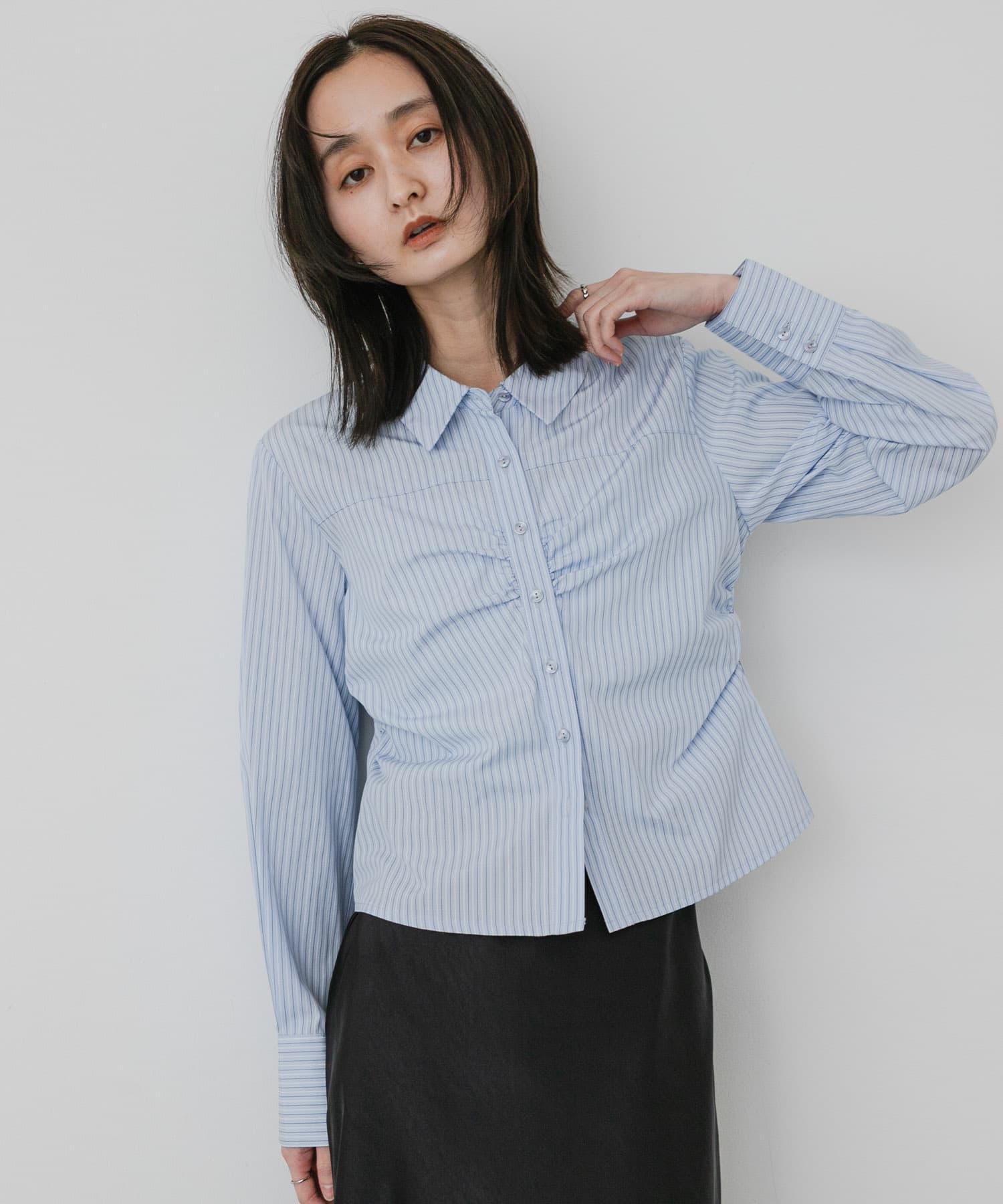 美品　Chaos ギャザー入り袖 シャツ コンパクトギャザーシャツ(One BLU×OFF): トップス｜URBAN RESEARCH