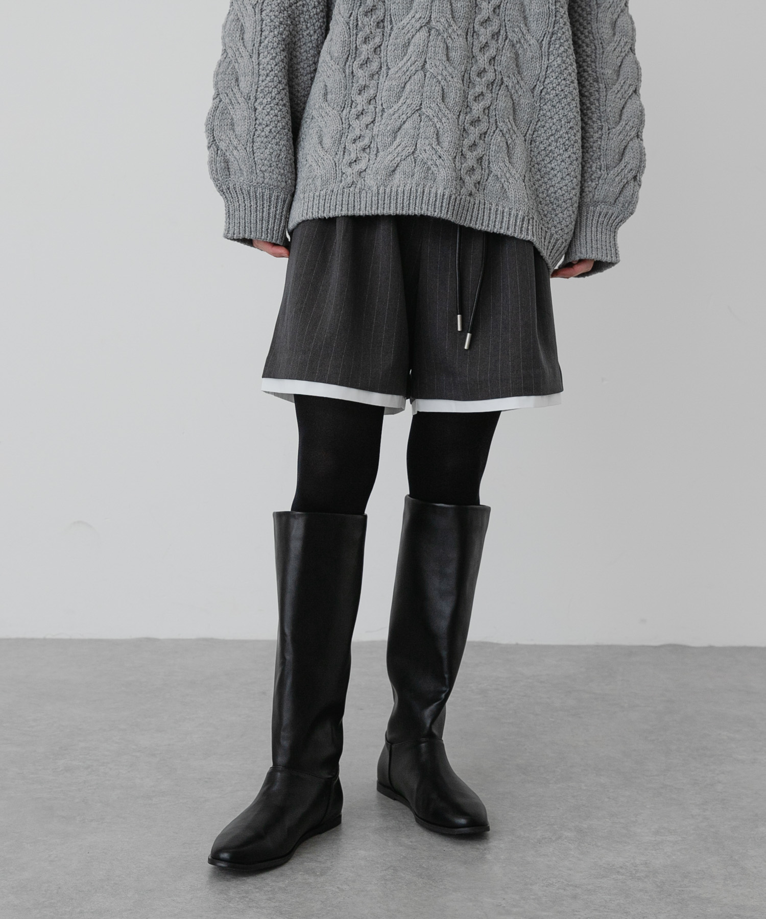 GRY×WHT