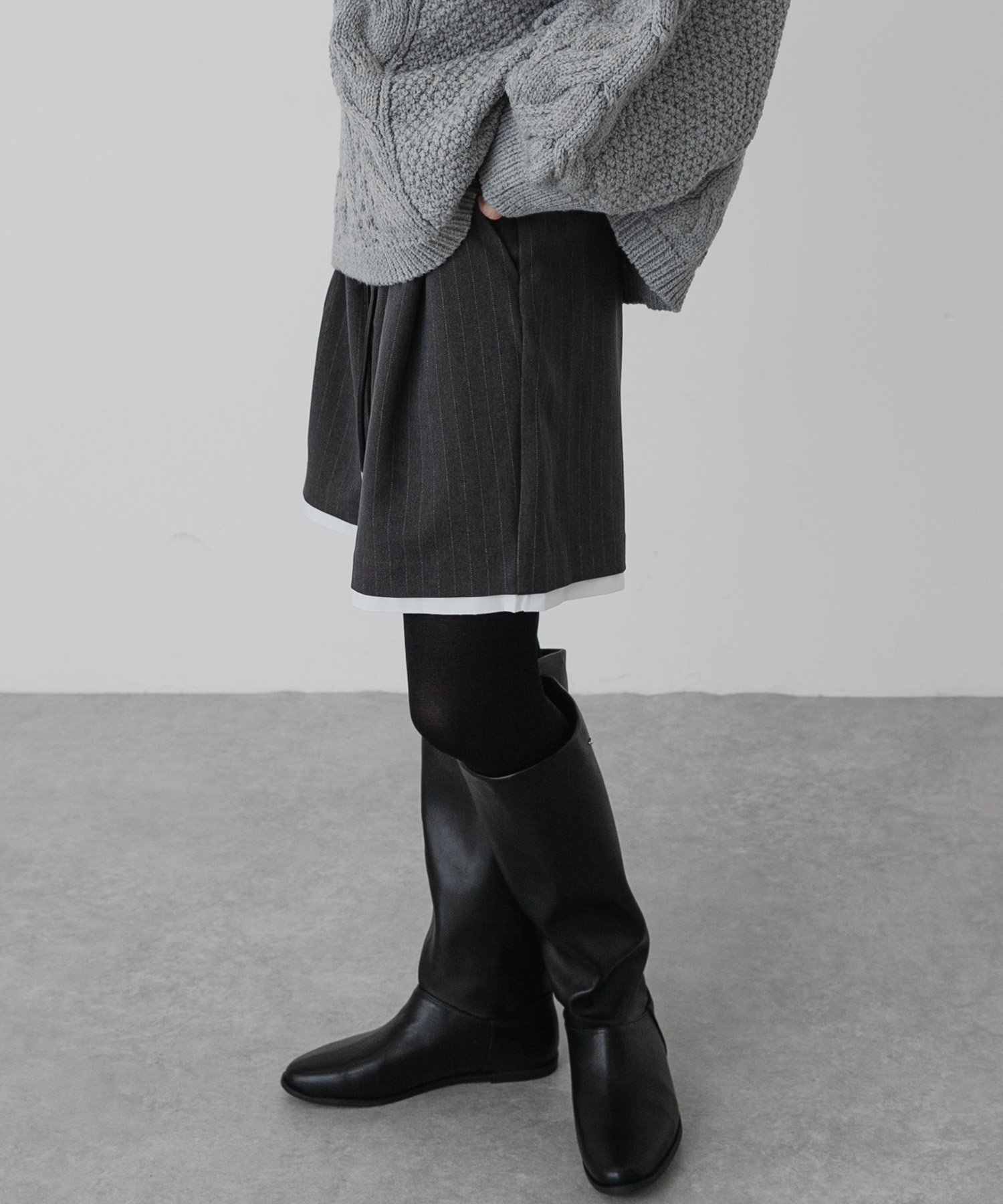 GRY×WHT