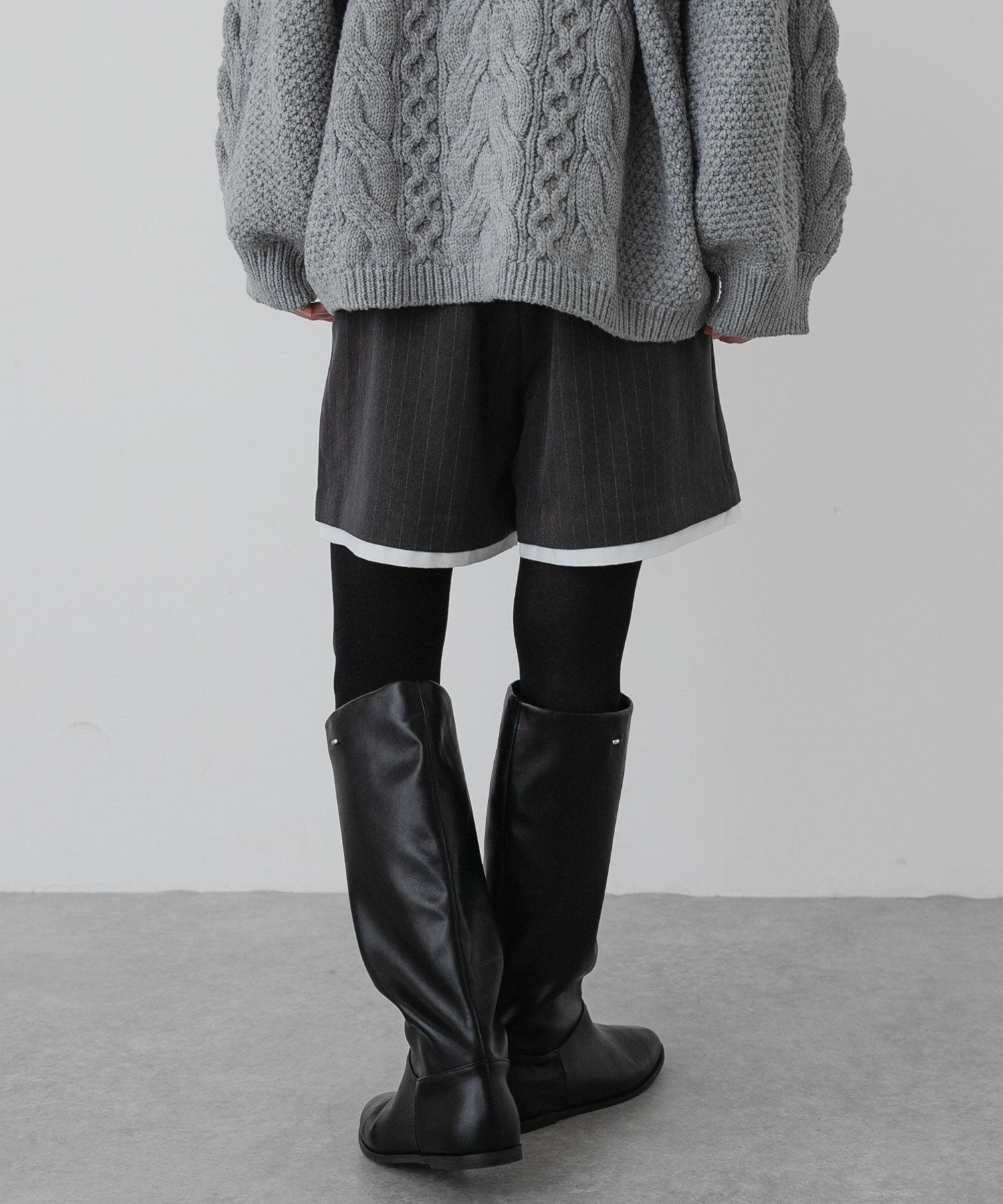 GRY×WHT